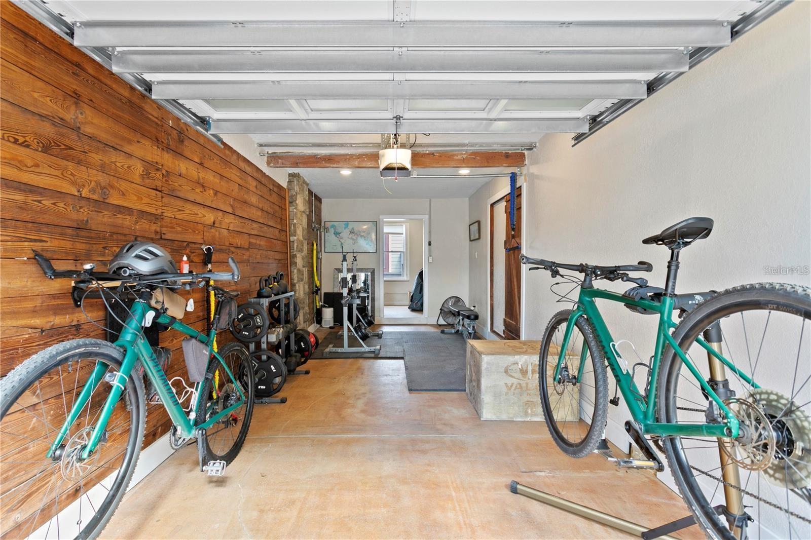 Listing photo id 56 for 802 Dartmoor Street N