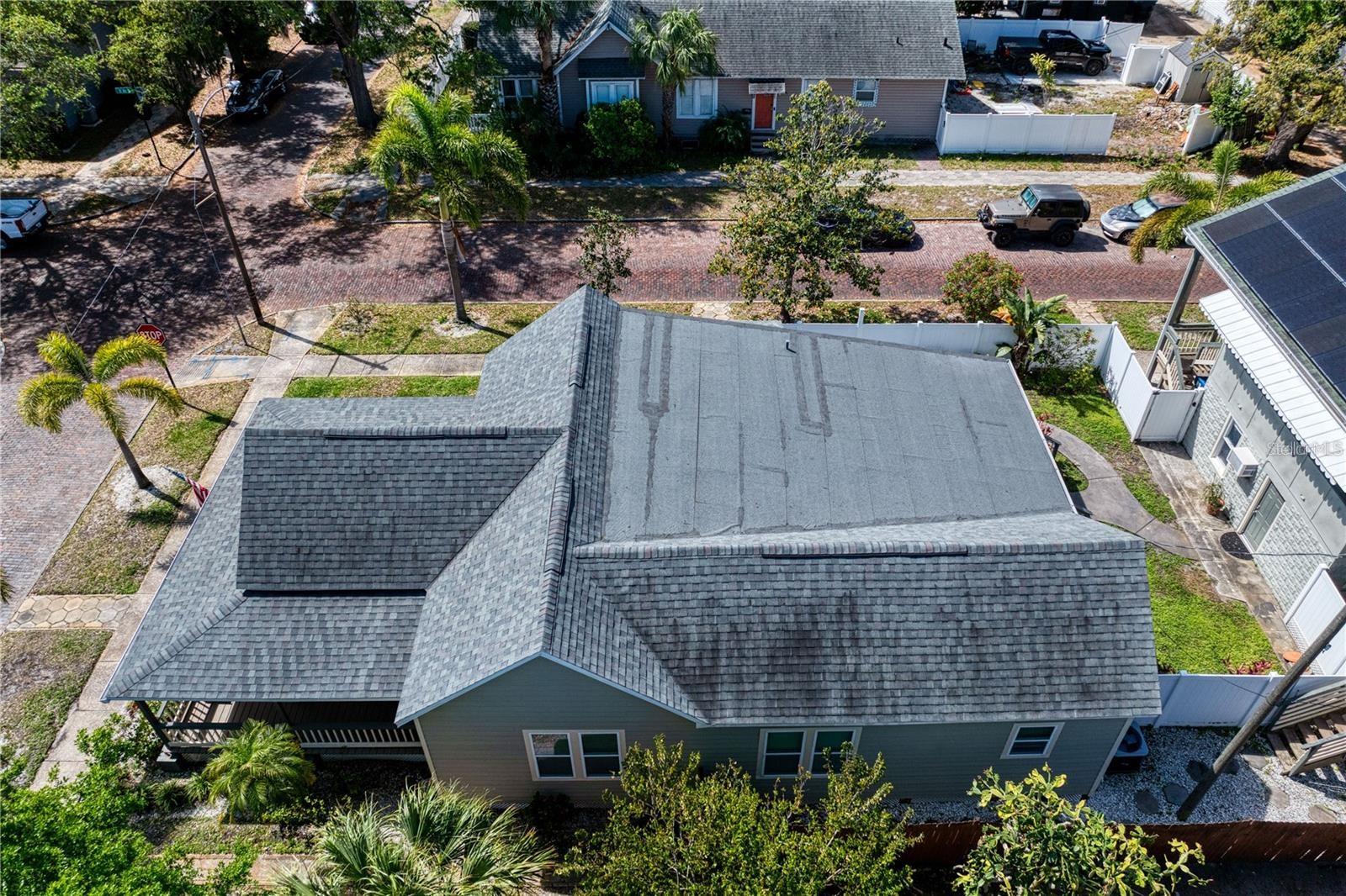 Listing photo id 74 for 802 Dartmoor Street N