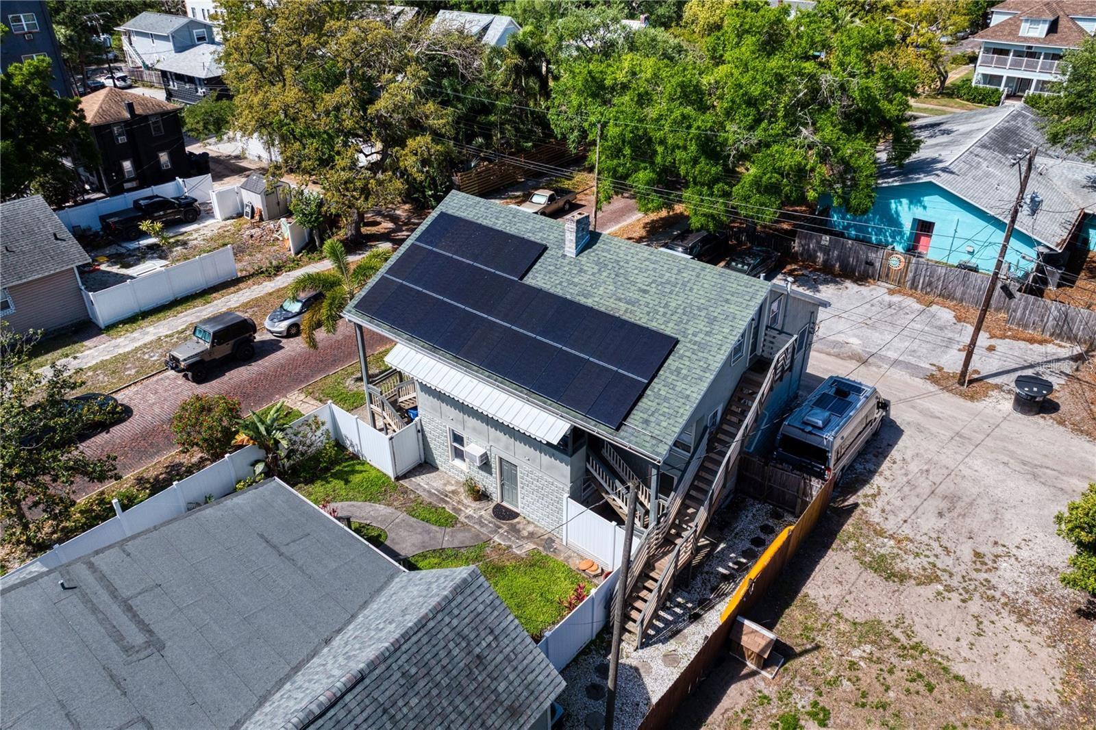 Listing photo id 75 for 802 Dartmoor Street N