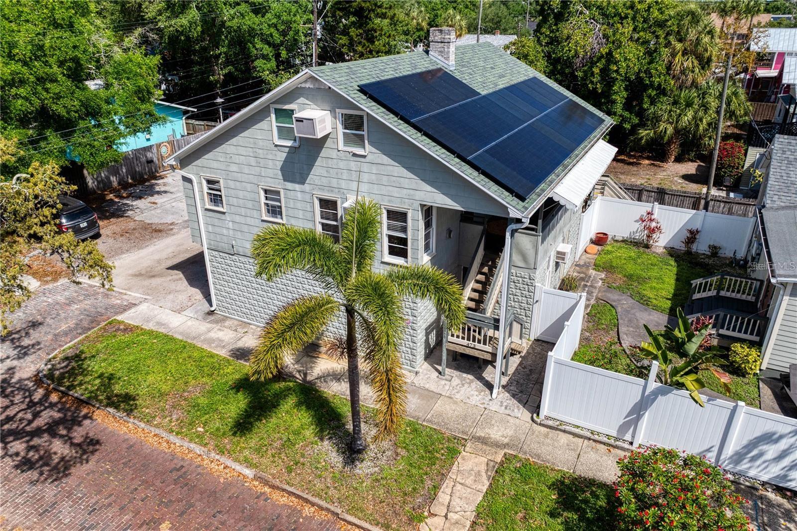 Listing photo id 81 for 802 Dartmoor Street N