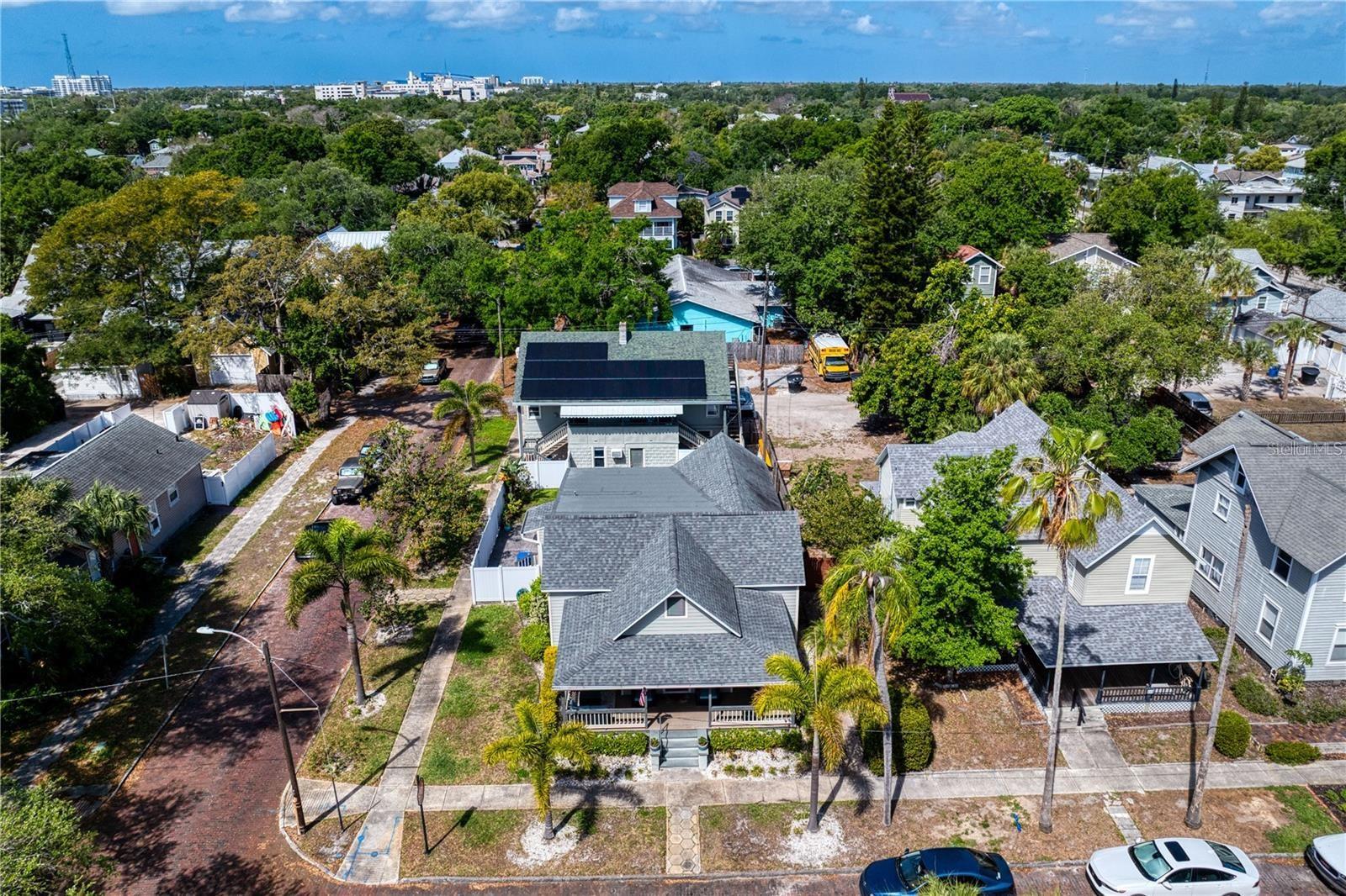 Listing photo id 85 for 802 Dartmoor Street N