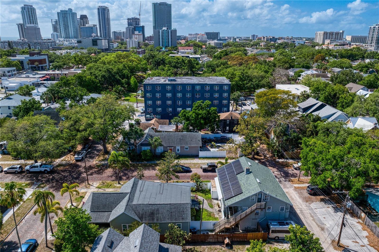 Listing photo id 87 for 802 Dartmoor Street N