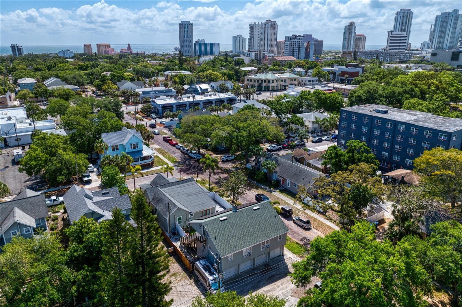 Listing photo id 88 for 802 Dartmoor Street N