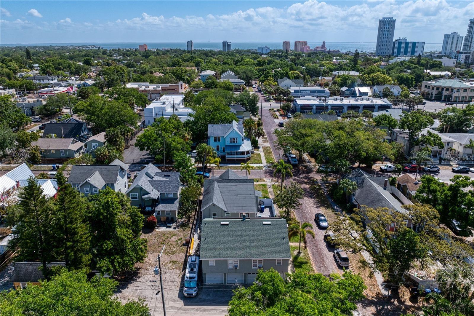 Listing photo id 89 for 802 Dartmoor Street N