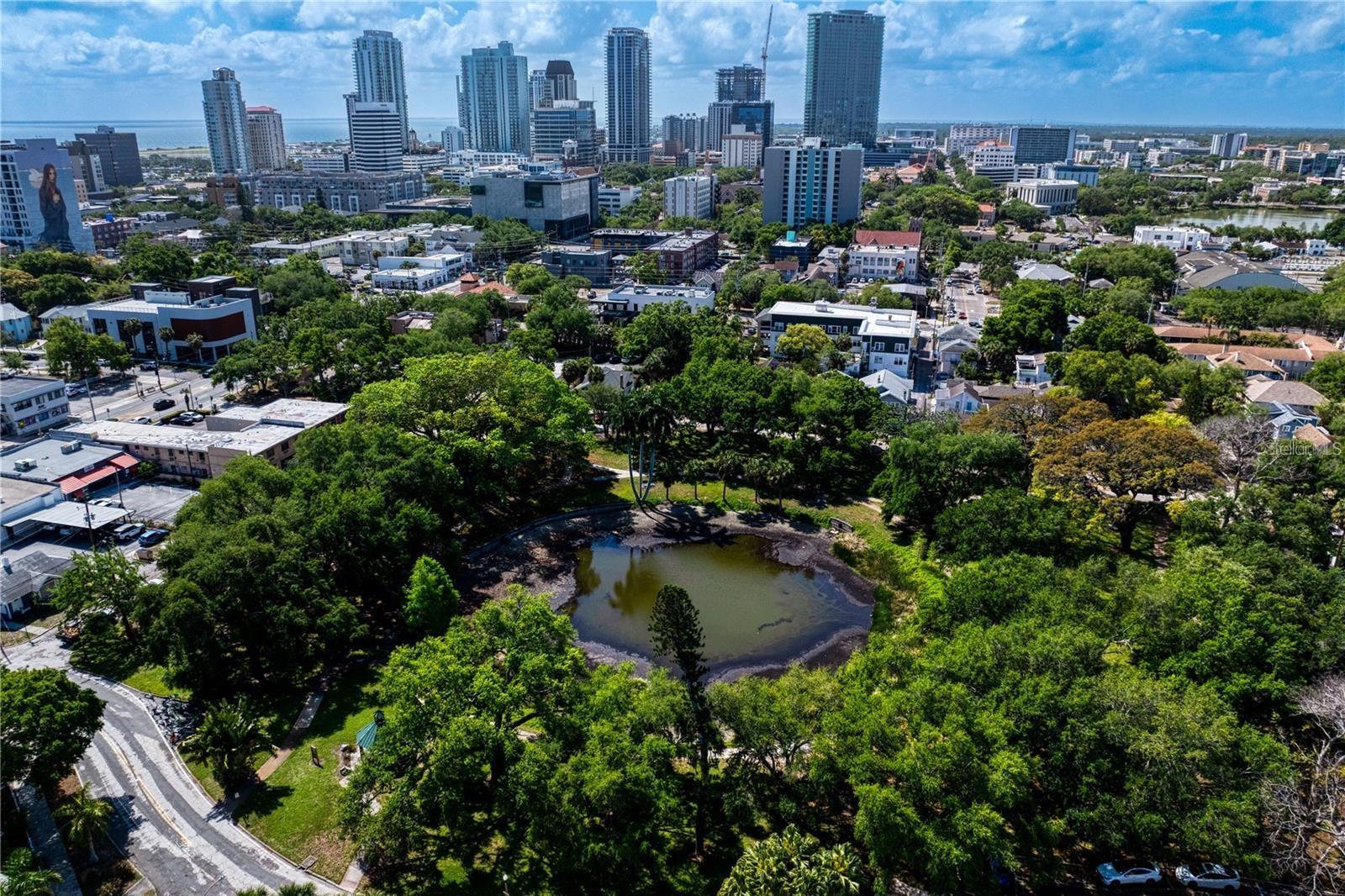 Listing photo id 91 for 802 Dartmoor Street N