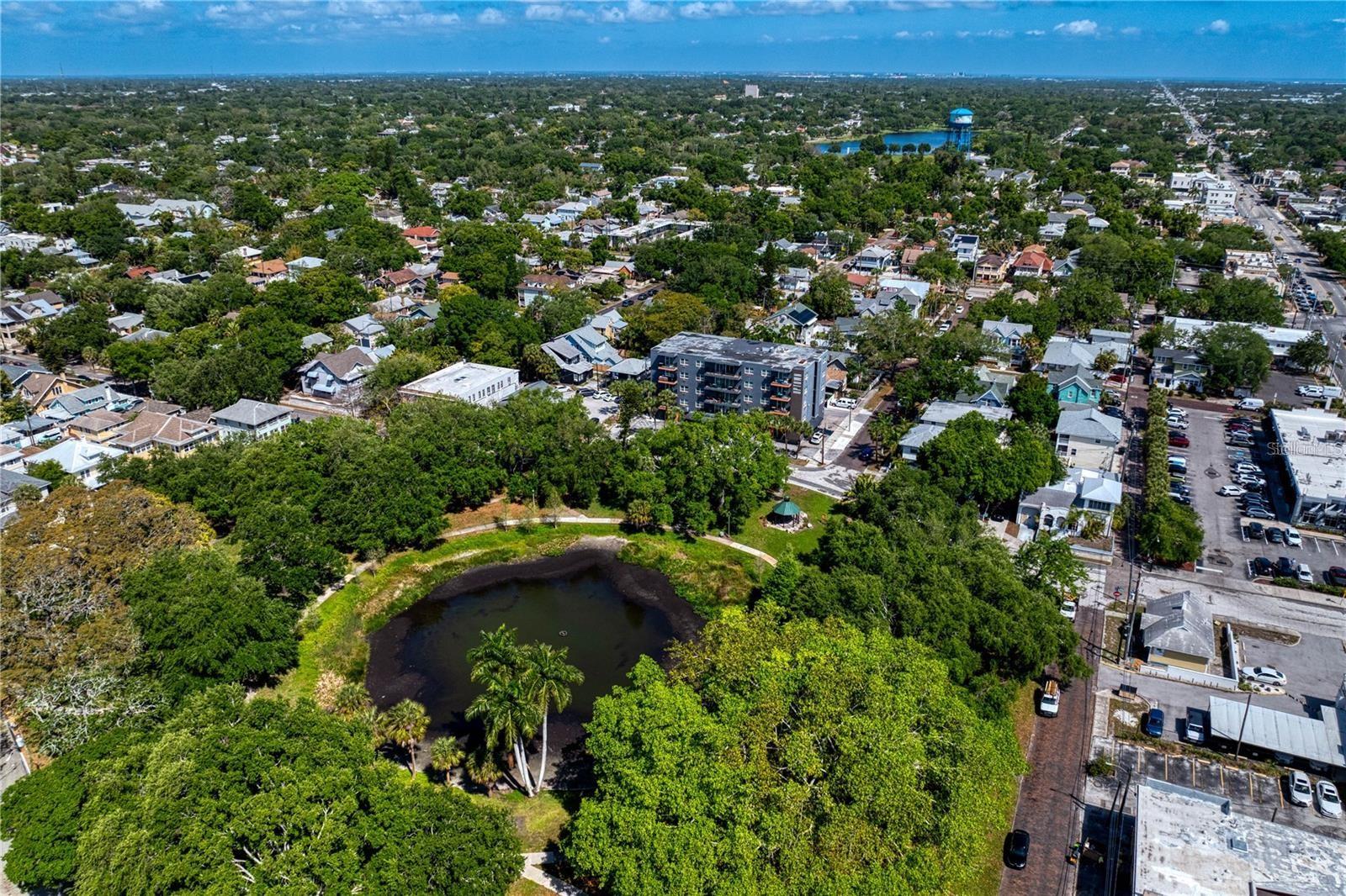 Listing photo id 92 for 802 Dartmoor Street N