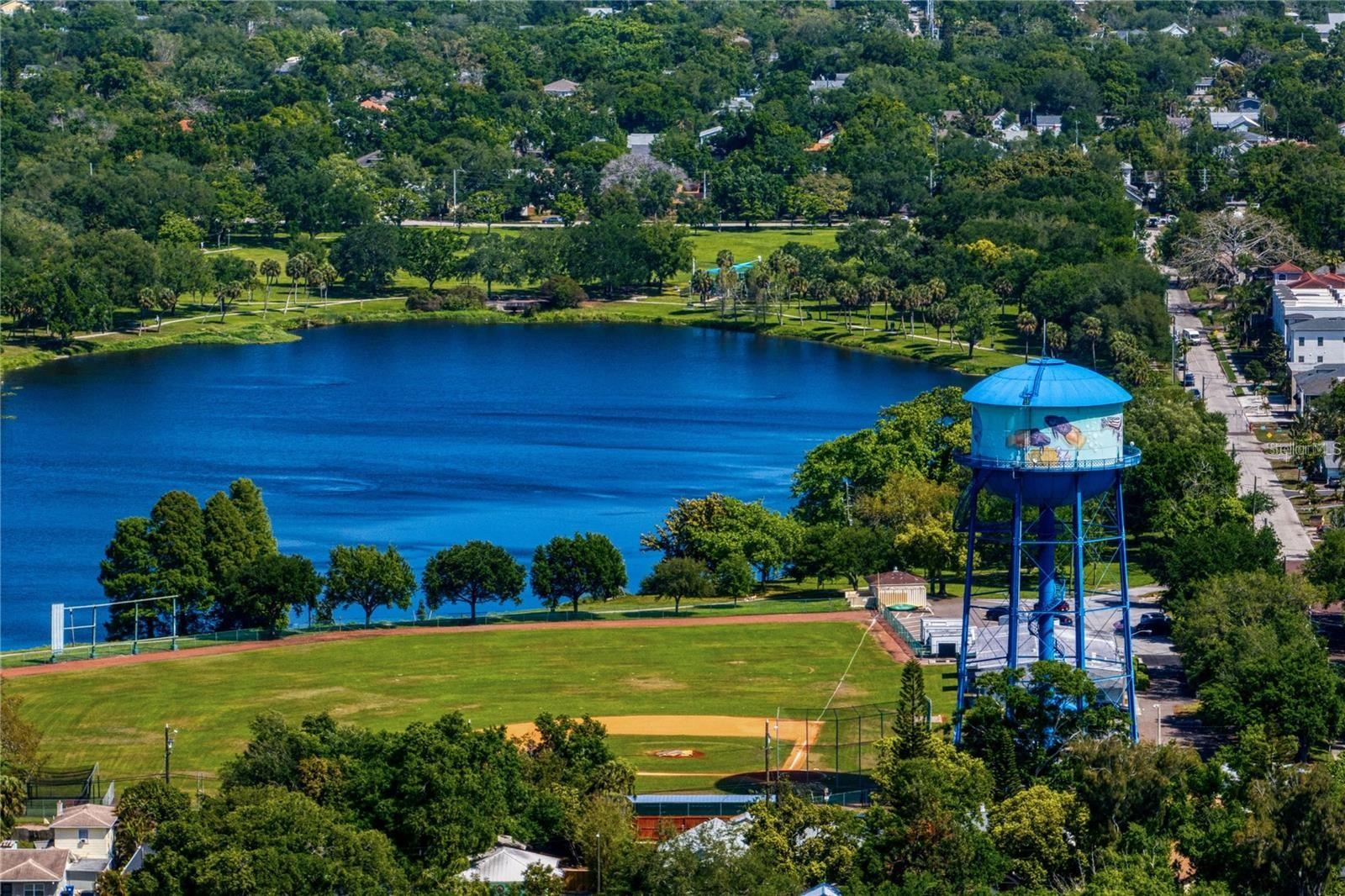 Listing photo id 93 for 802 Dartmoor Street N