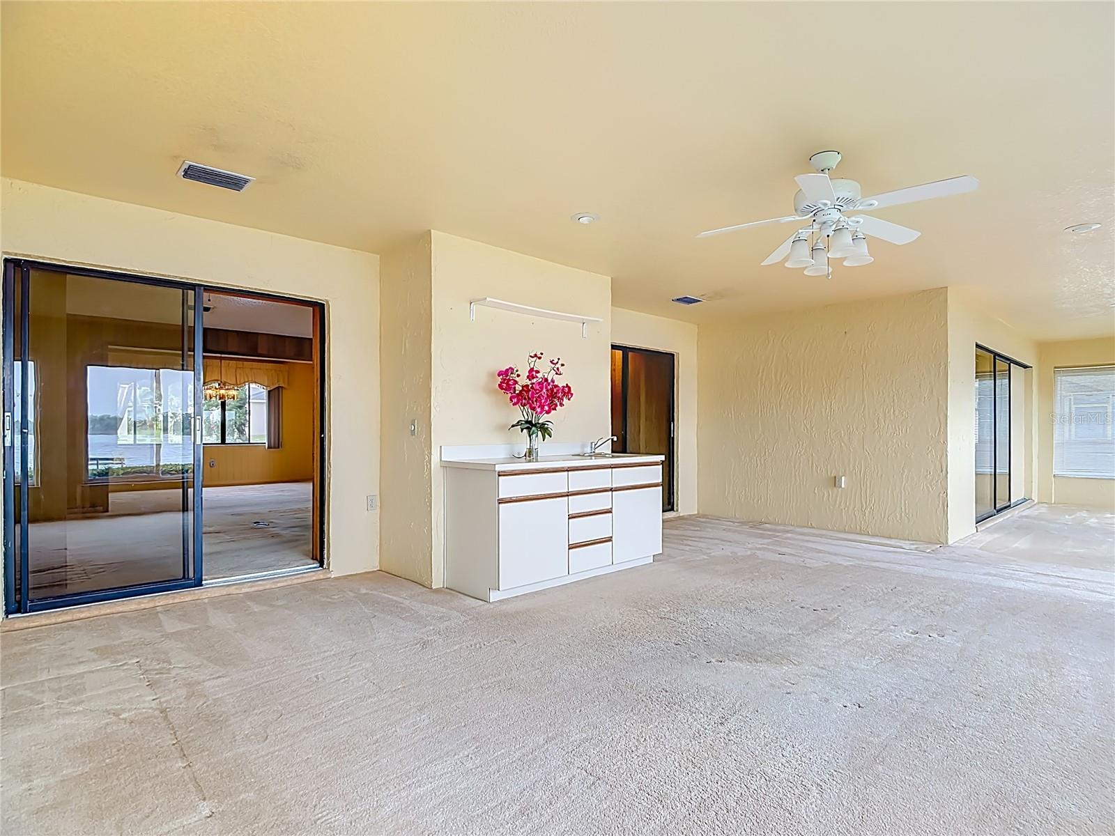 Image 13 of 48 For 247 Lake Pansy Drive