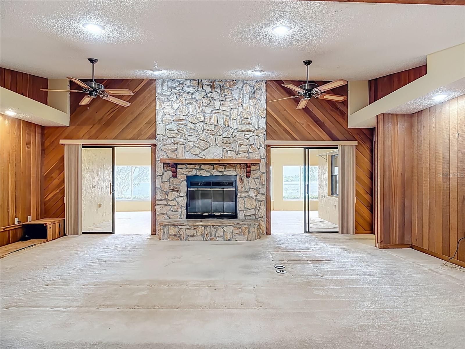 Image 16 of 48 For 247 Lake Pansy Drive