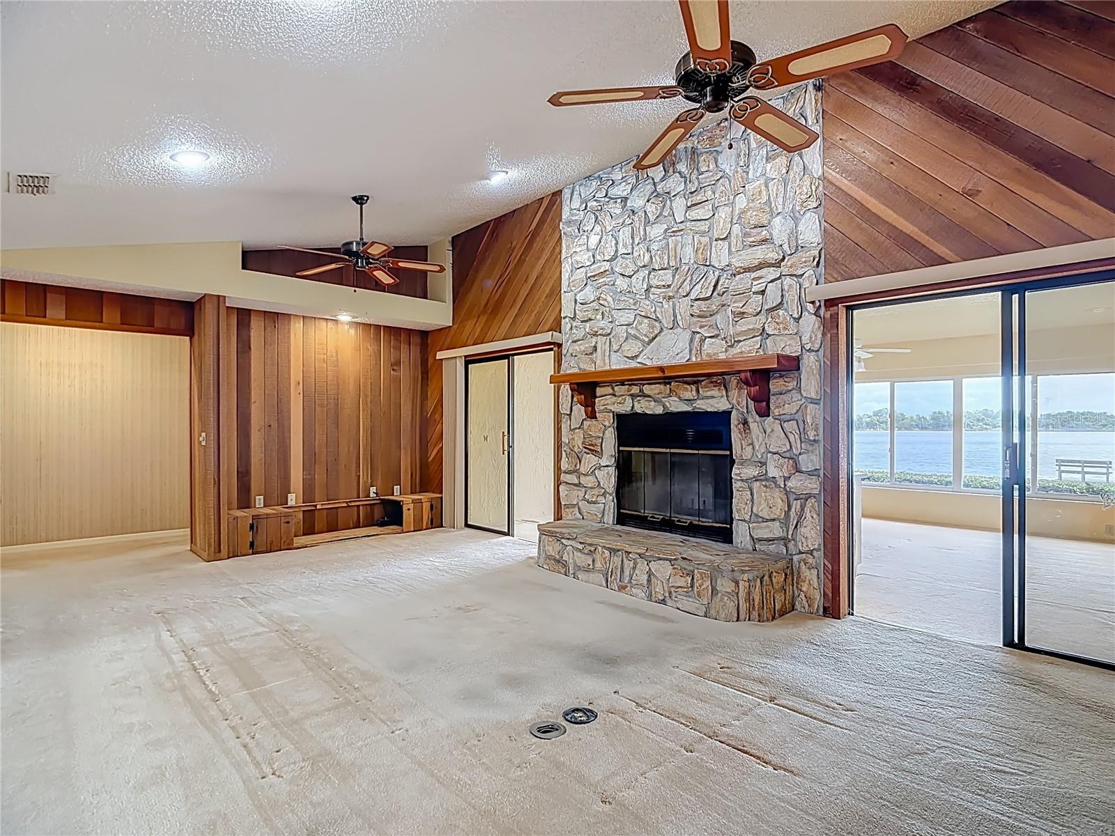 Image 17 of 48 For 247 Lake Pansy Drive