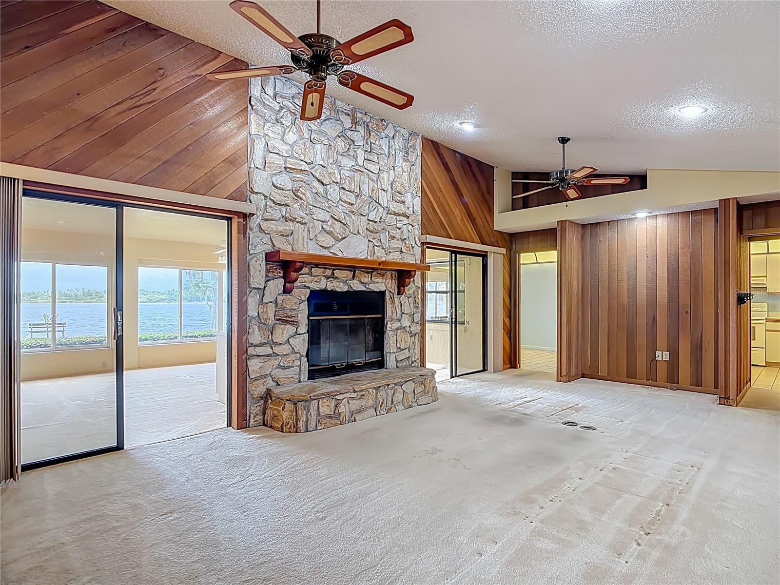 Image 18 of 48 For 247 Lake Pansy Drive