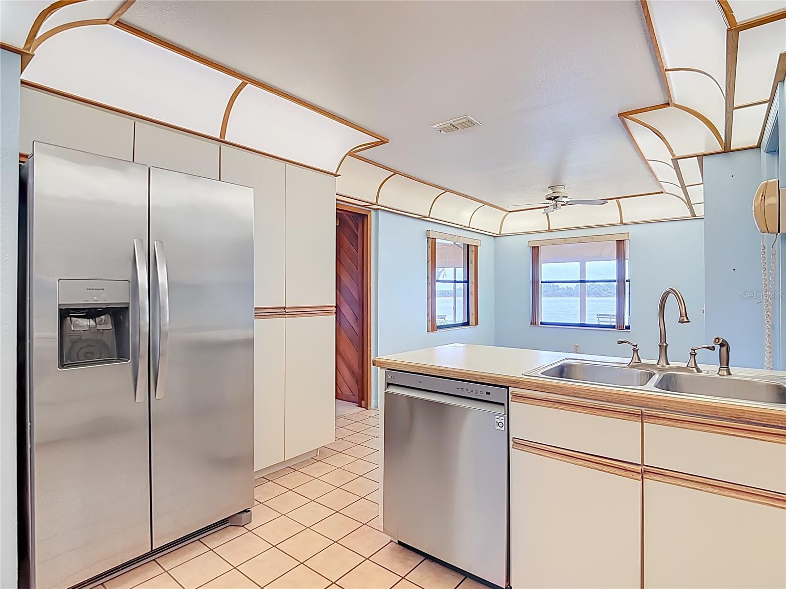 Image 24 of 48 For 247 Lake Pansy Drive