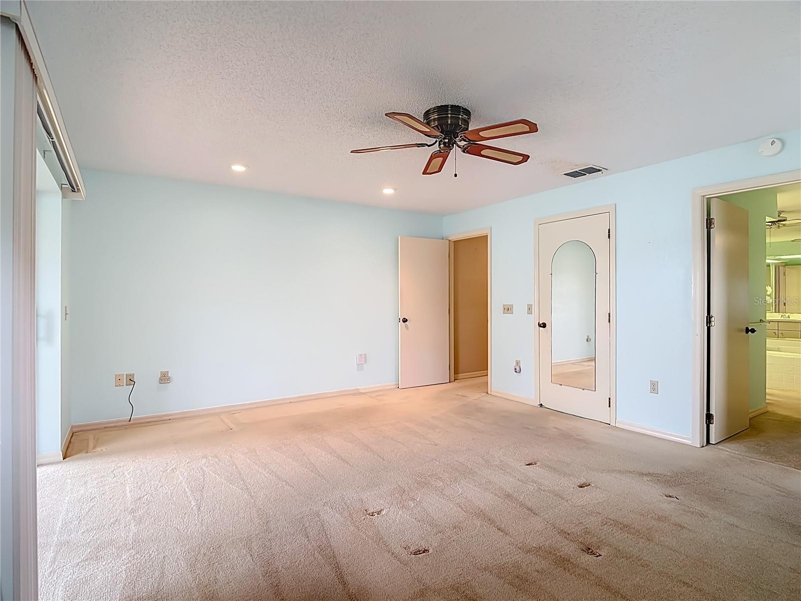 Image 31 of 48 For 247 Lake Pansy Drive