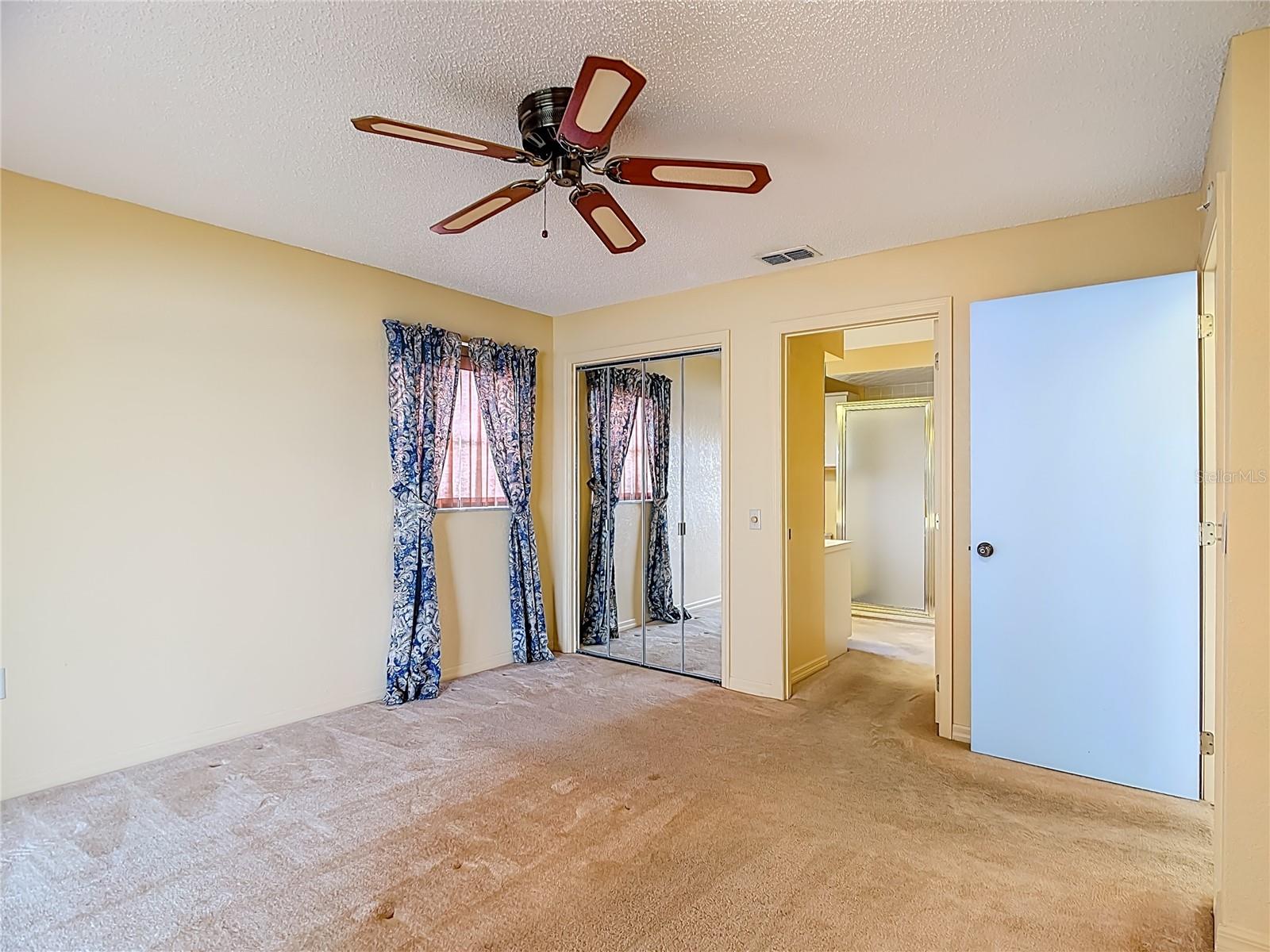 Image 36 of 48 For 247 Lake Pansy Drive