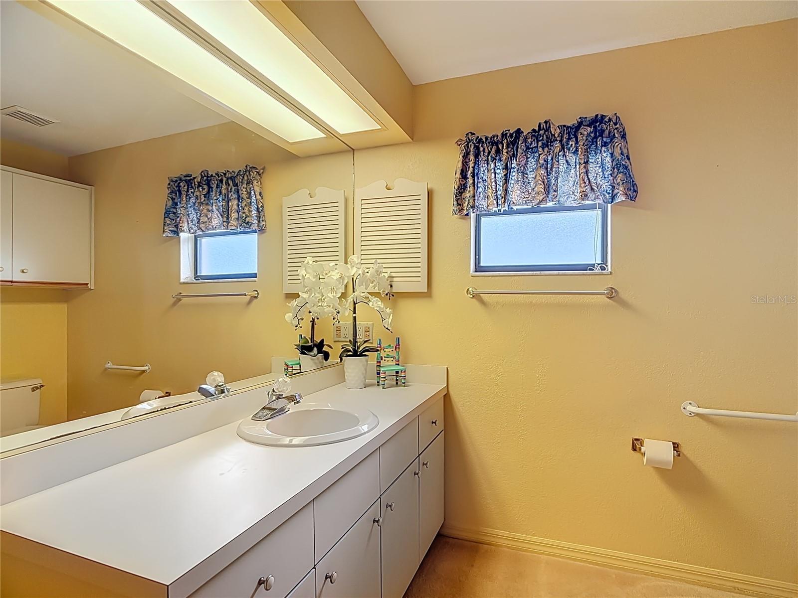 Image 38 of 48 For 247 Lake Pansy Drive