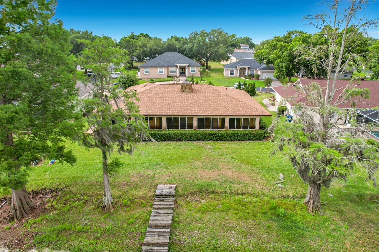 Image 5 of 48 For 247 Lake Pansy Drive