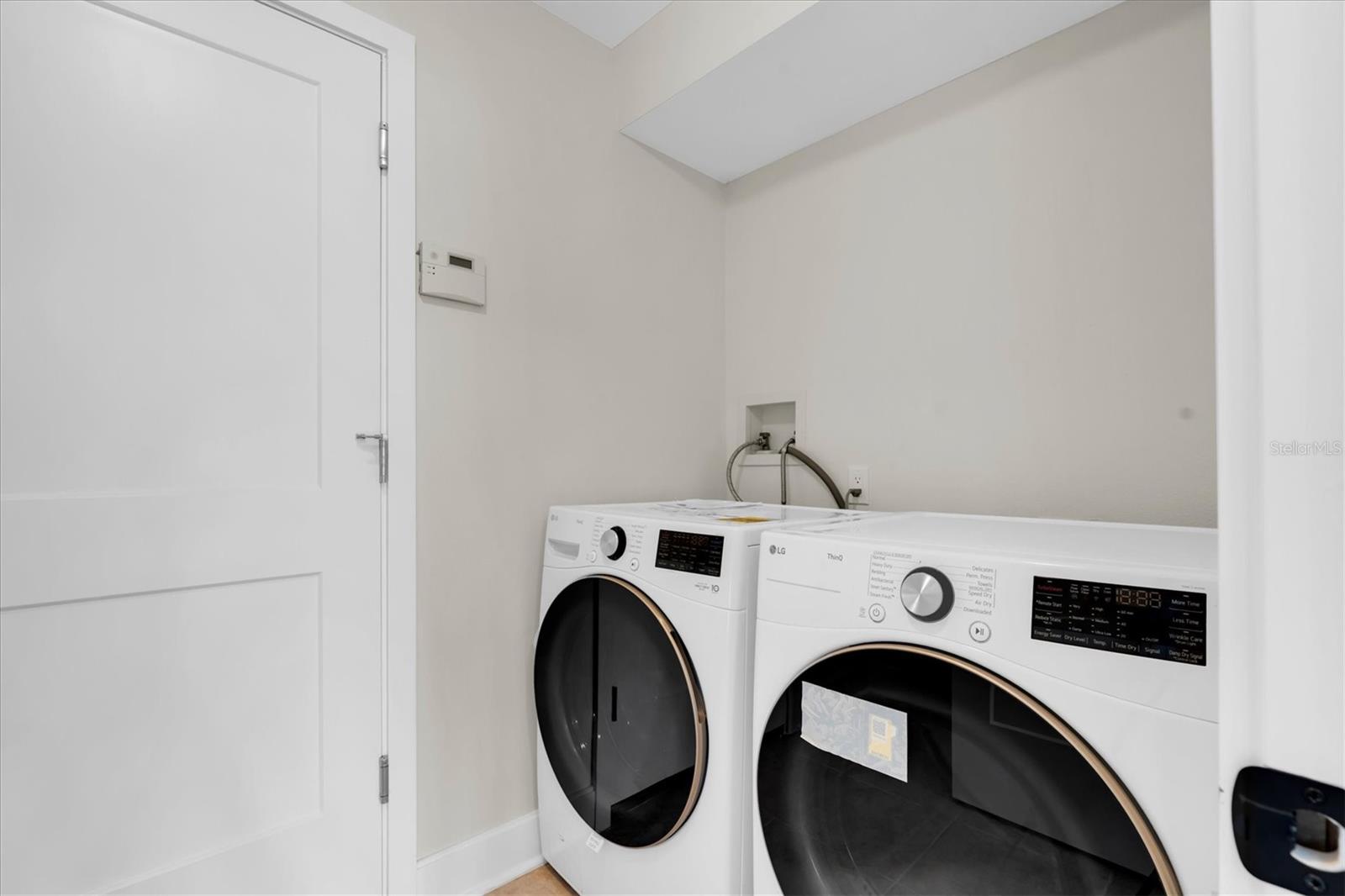 Listing photo id 12 for 4801 Shore Acres Boulevard Ne