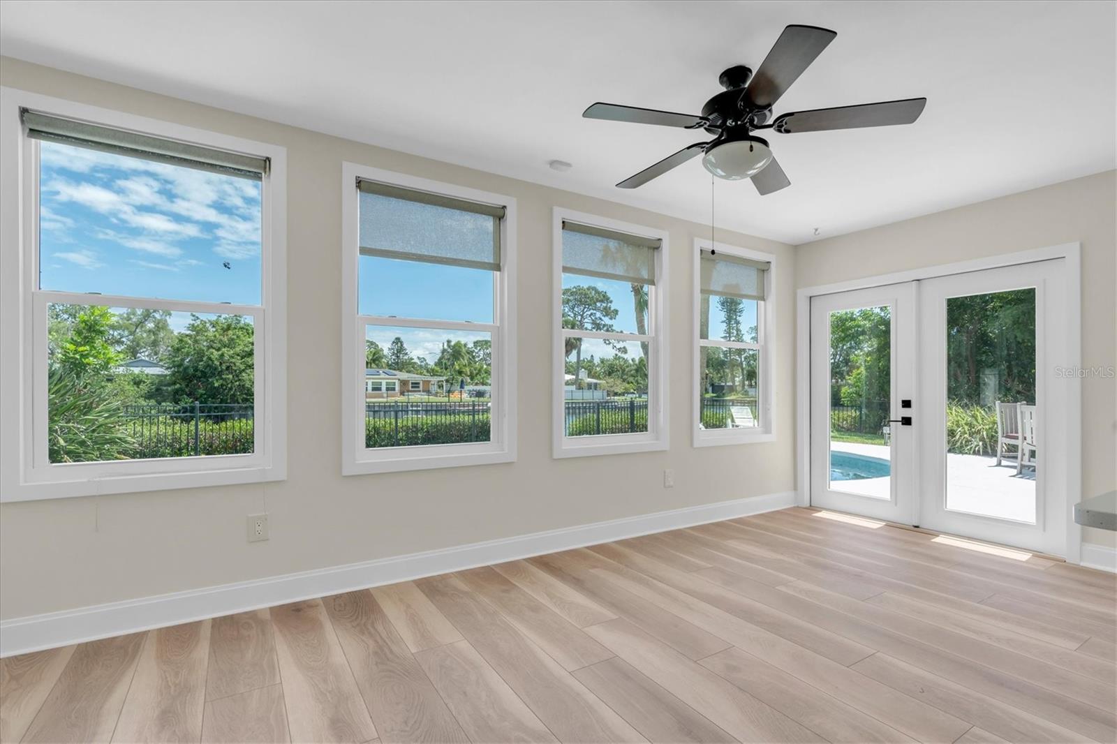 Listing photo id 14 for 4801 Shore Acres Boulevard Ne