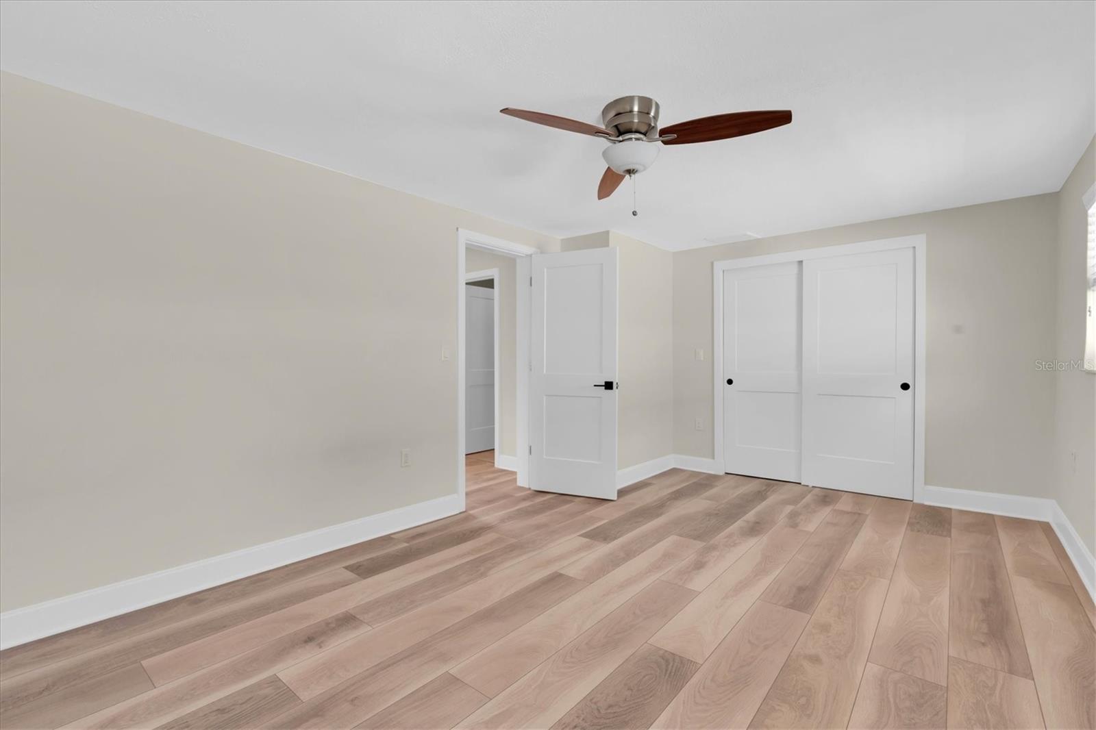 Listing photo id 15 for 4801 Shore Acres Boulevard Ne