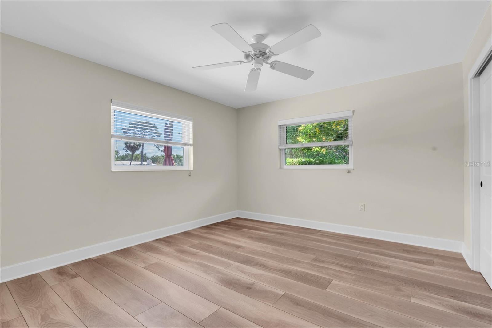 Listing photo id 19 for 4801 Shore Acres Boulevard Ne