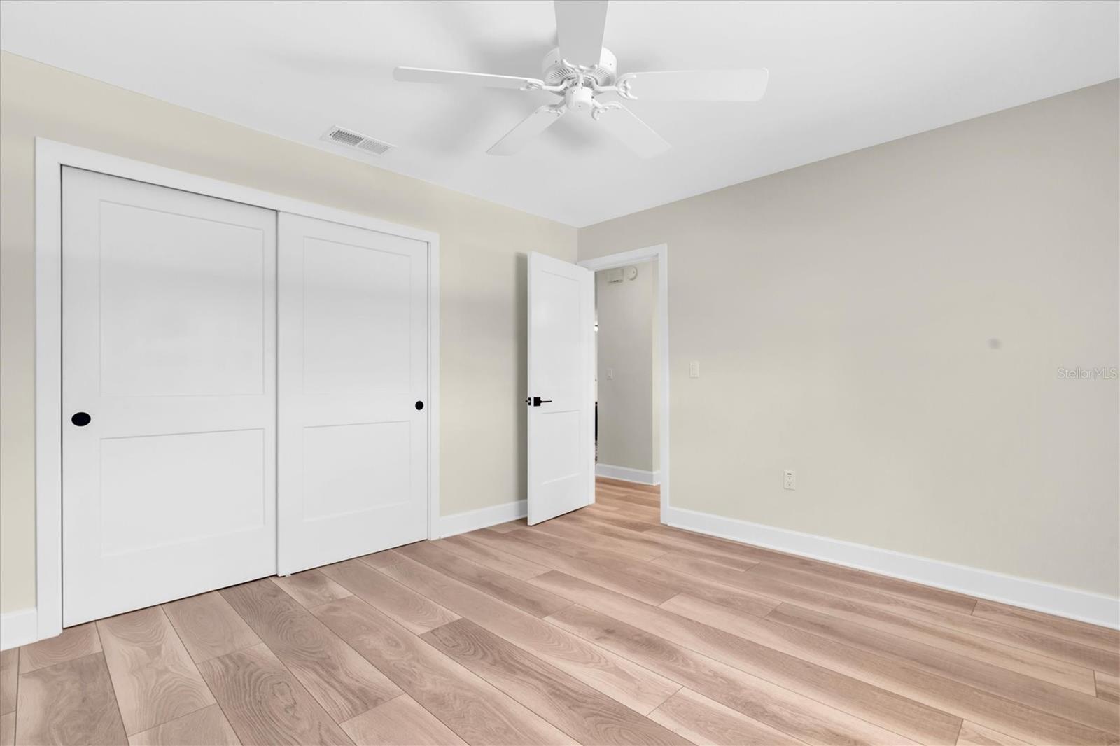 Listing photo id 20 for 4801 Shore Acres Boulevard Ne