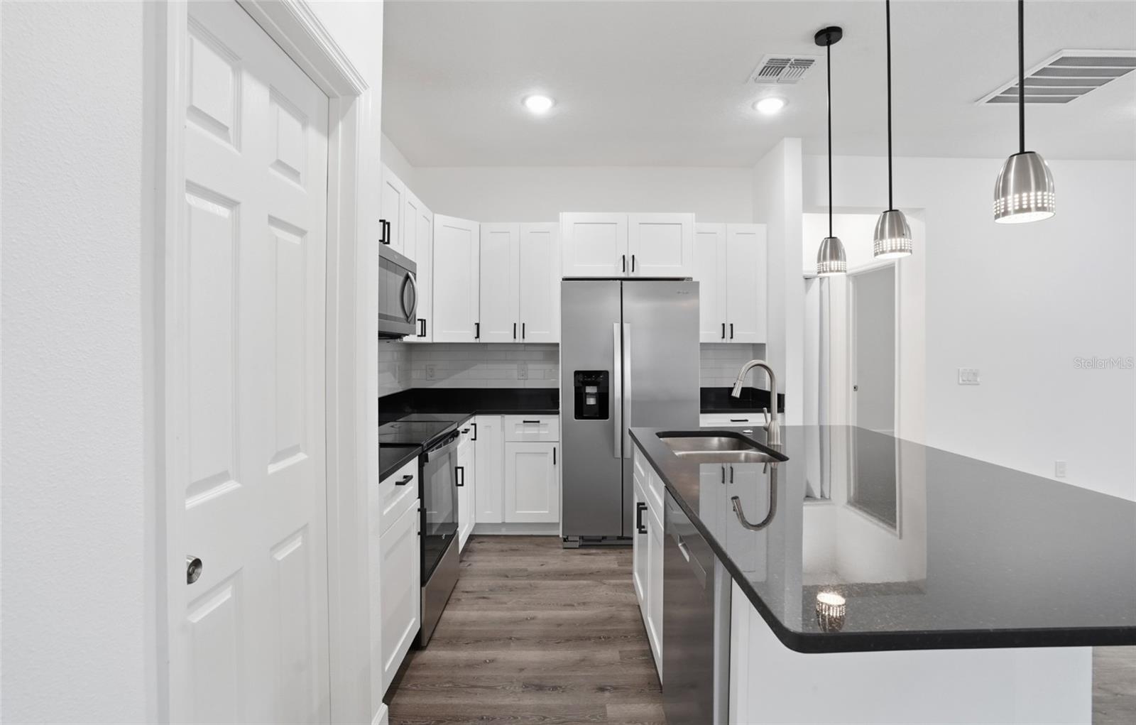 Image 11 of 41 For 1535 13th Street S