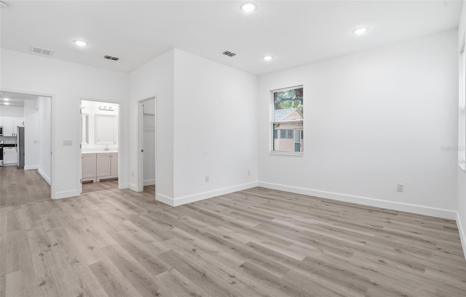 Image 14 of 41 For 1535 13th Street S