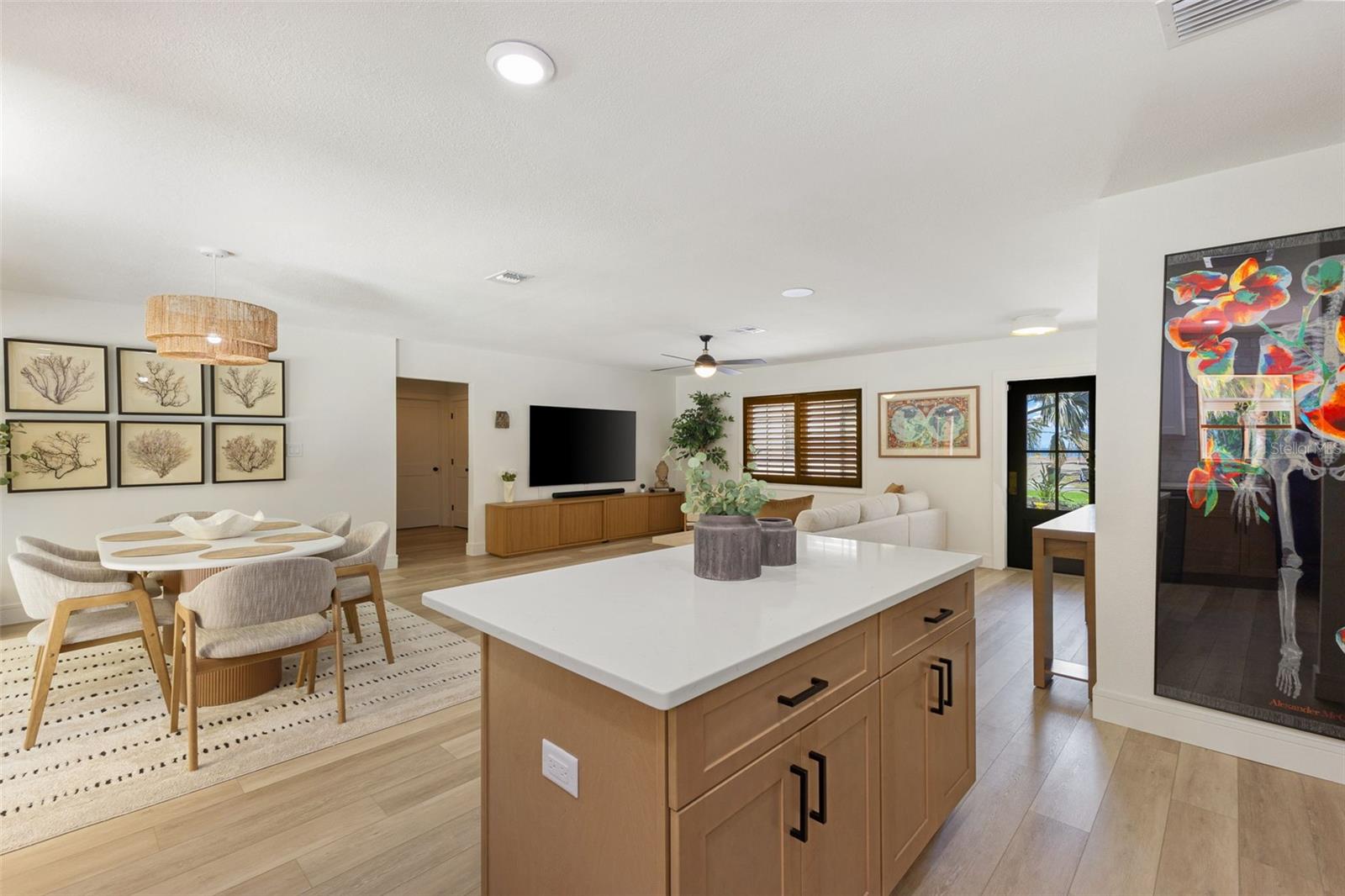 Image 15 of 67 For 4618 Bayshore Boulevard Ne