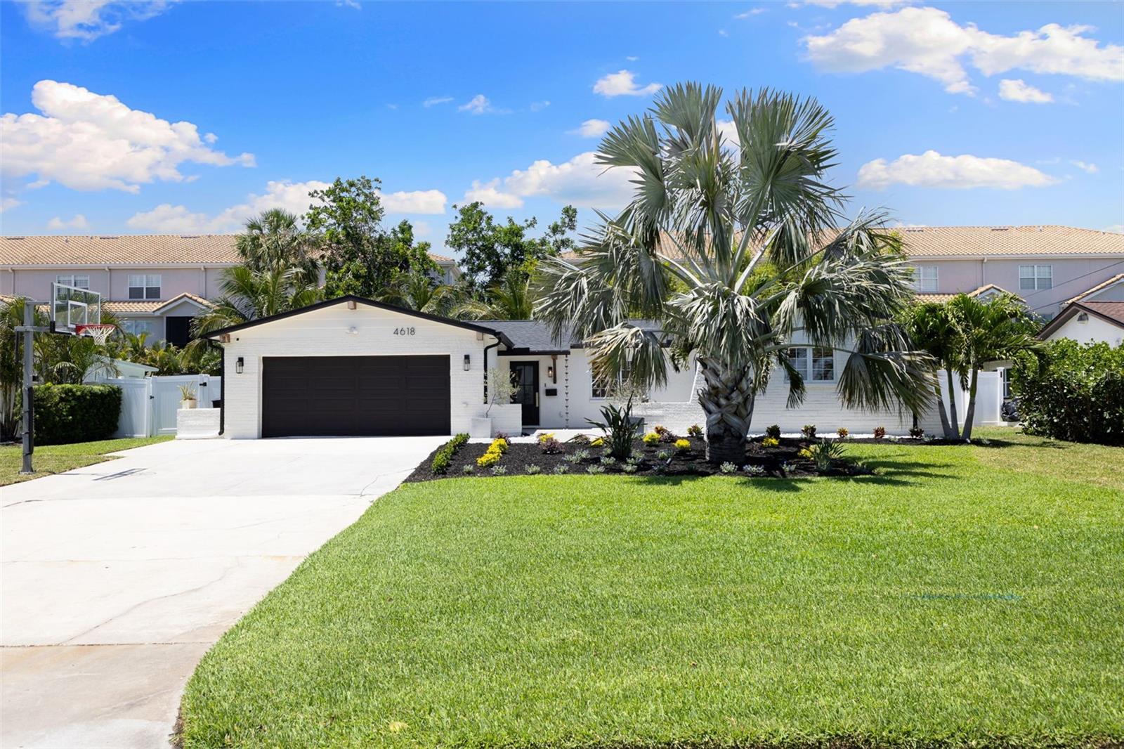 Image 2 of 67 For 4618 Bayshore Boulevard Ne