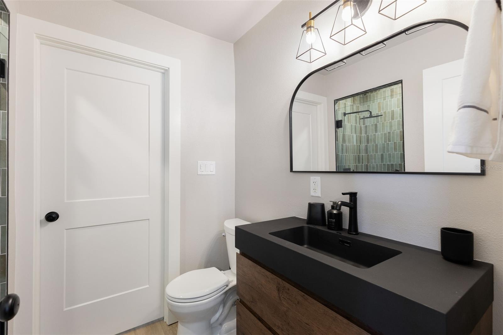 Image 38 of 67 For 4618 Bayshore Boulevard Ne