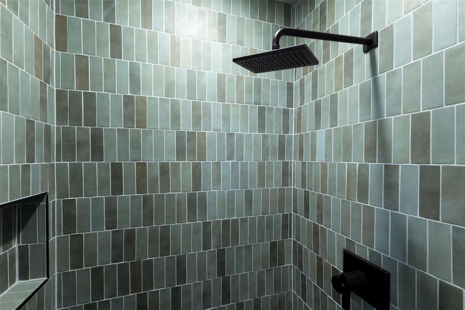 Image 40 of 67 For 4618 Bayshore Boulevard Ne