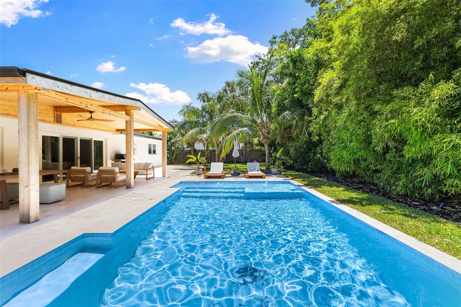 Image 52 of 67 For 4618 Bayshore Boulevard Ne