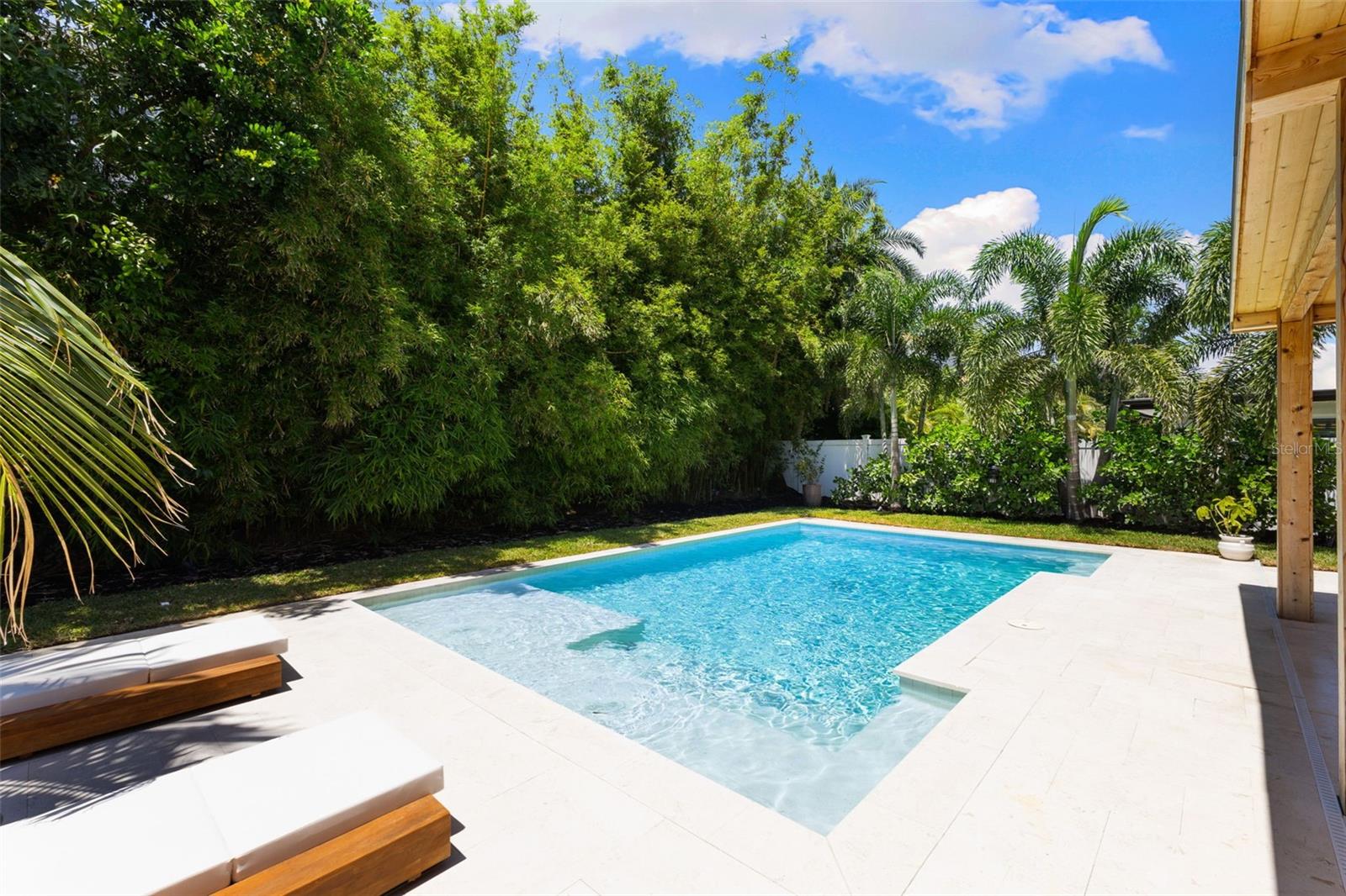 Image 55 of 67 For 4618 Bayshore Boulevard Ne