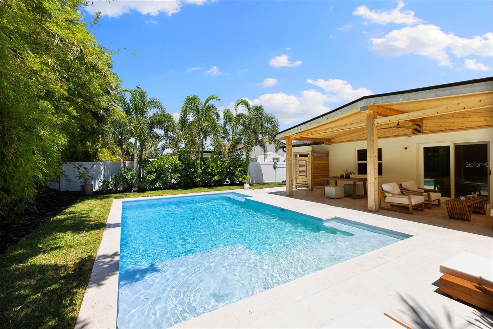 Image 57 of 67 For 4618 Bayshore Boulevard Ne