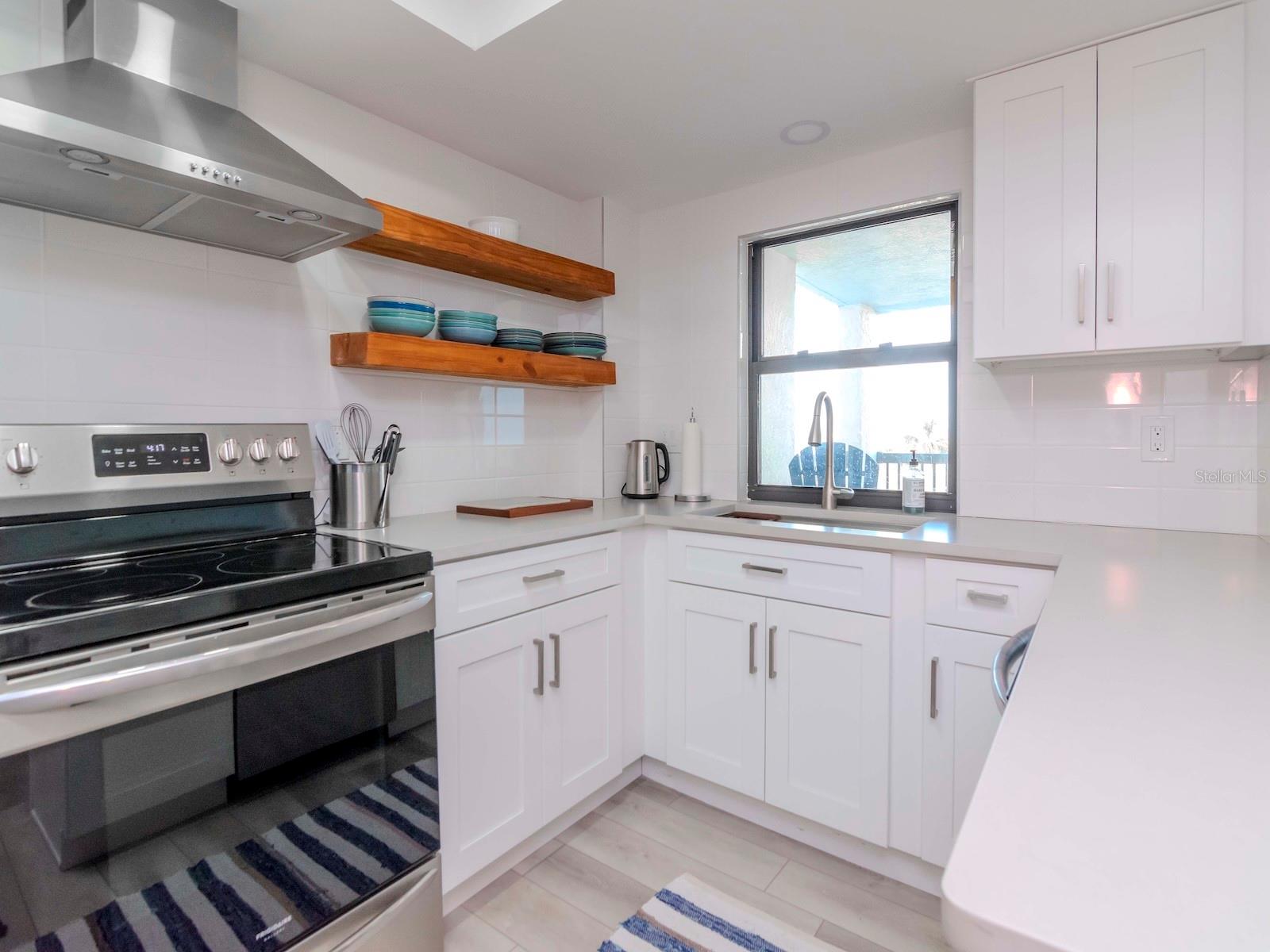 Image 10 of 79 For 3200 Gulf Boulevard 103