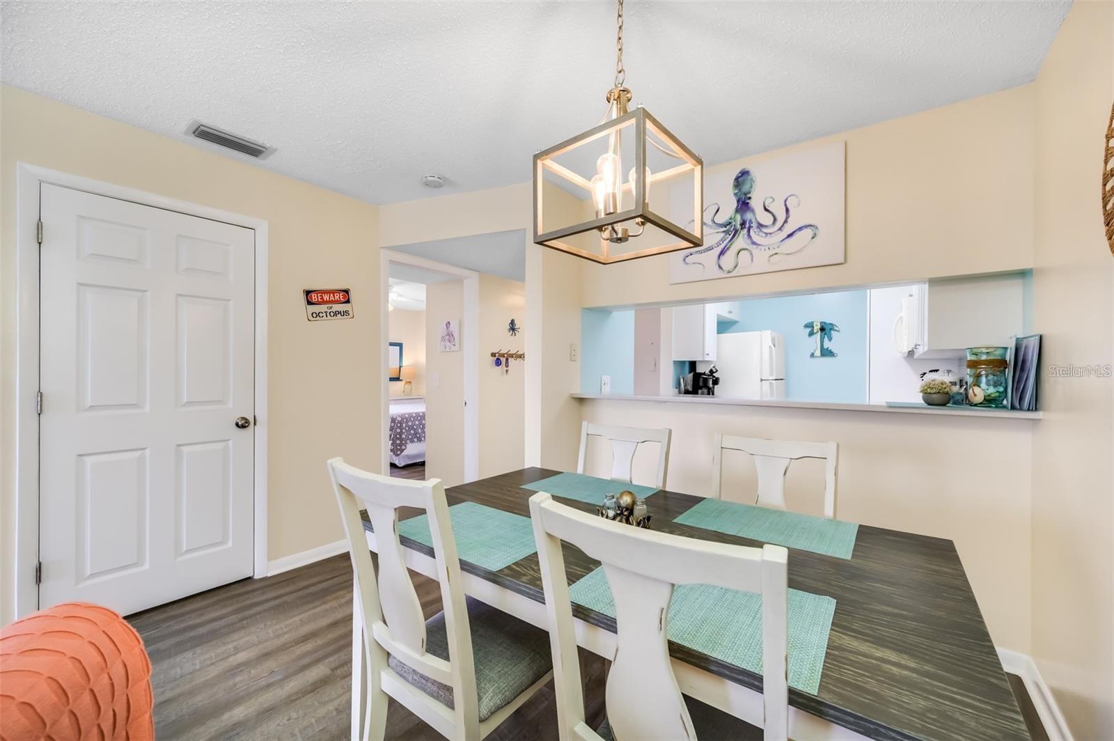 Image 8 of 30 For 260 Medallion Boulevard F