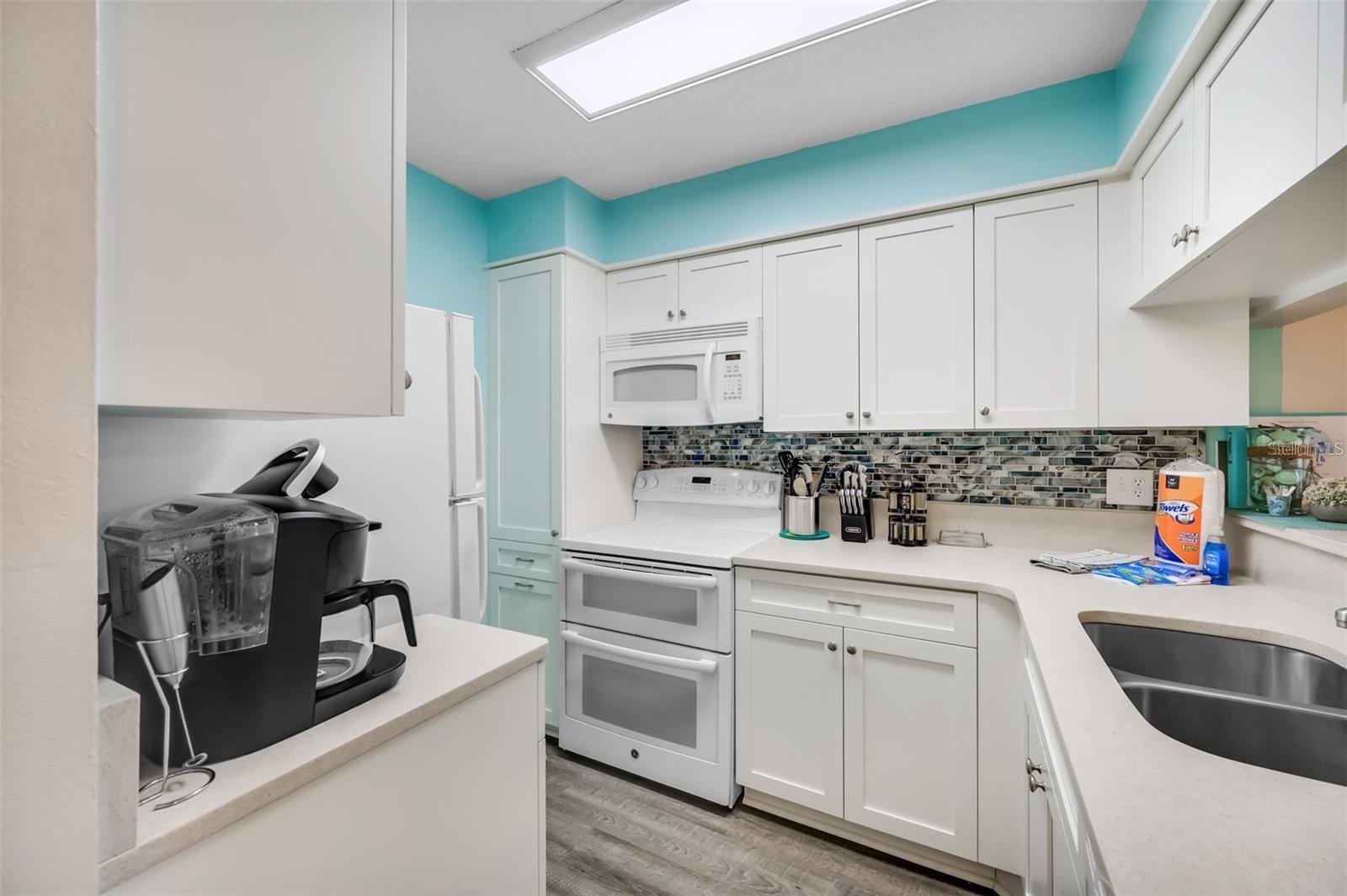 Image 9 of 30 For 260 Medallion Boulevard F