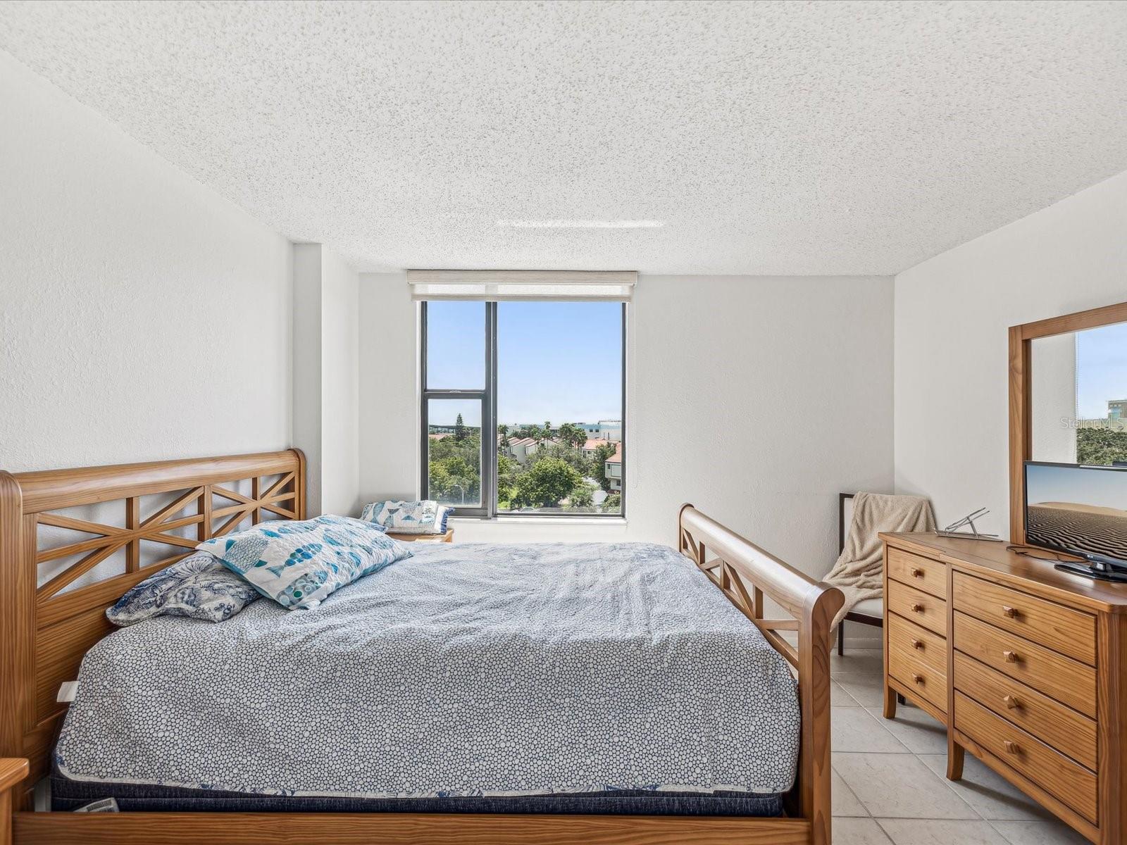 Image 11 of 20 For 255 Dolphin Point 501