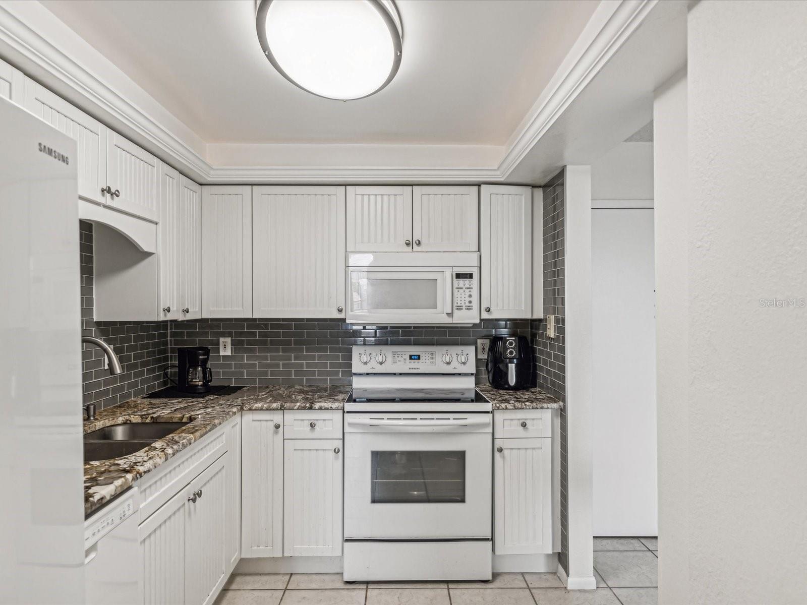 Image 8 of 20 For 255 Dolphin Point 501