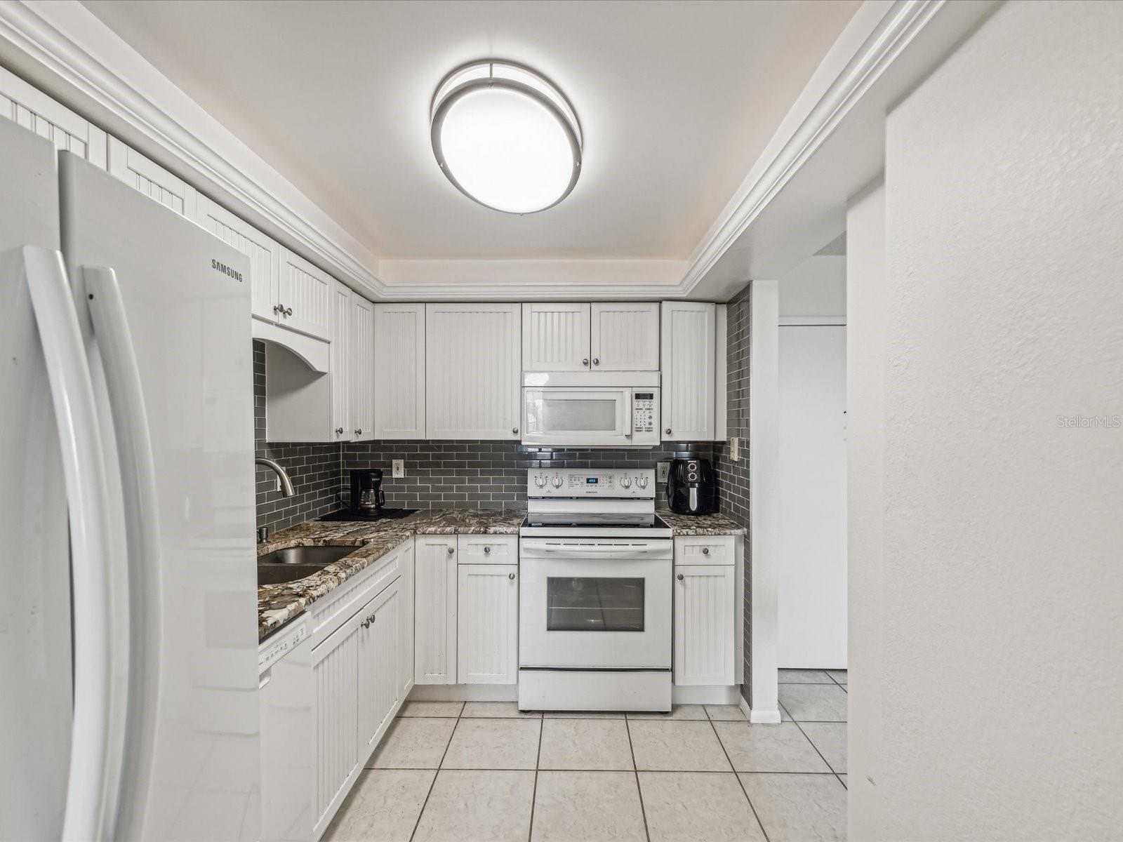 Image 9 of 20 For 255 Dolphin Point 501