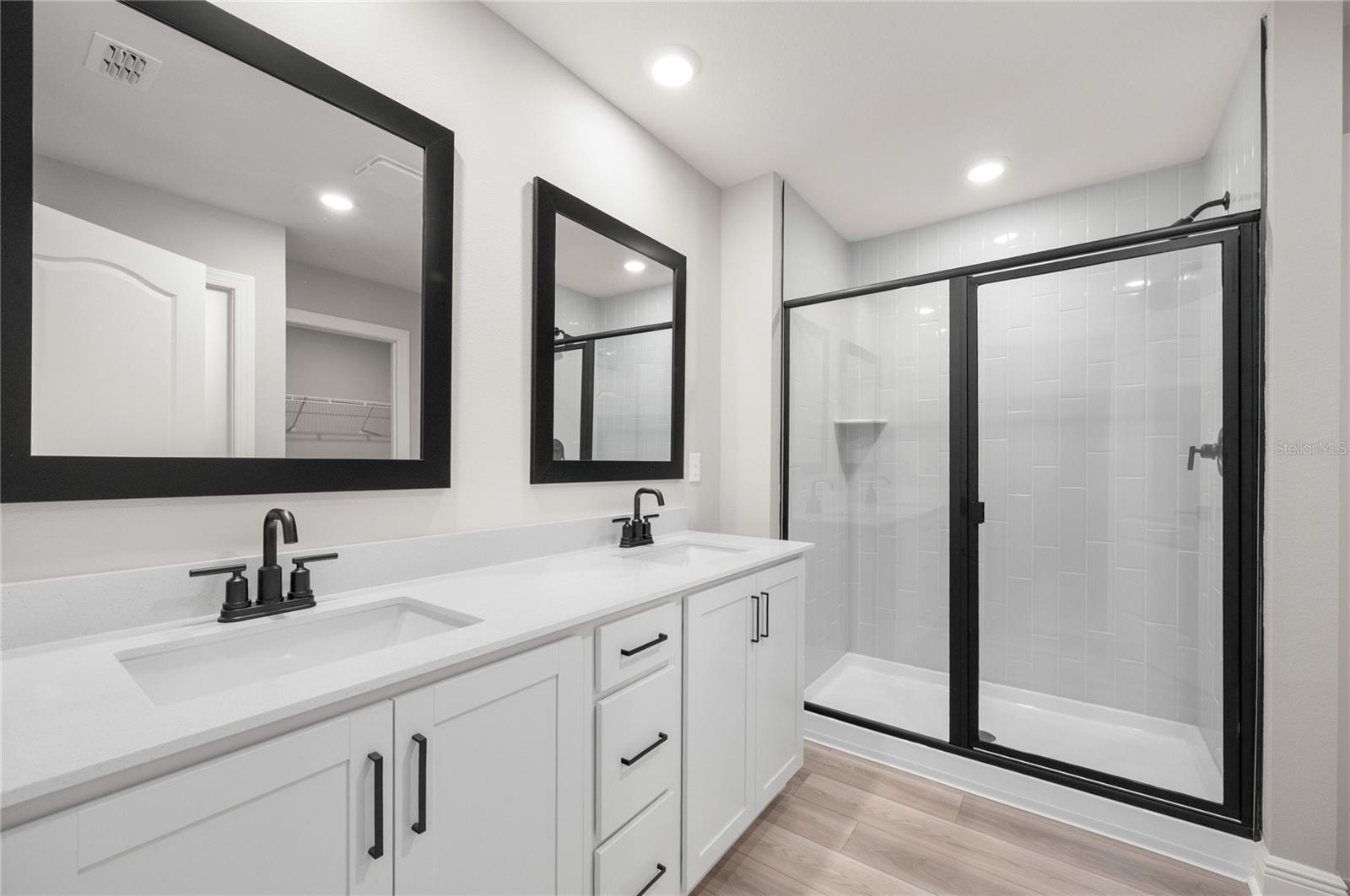 Image 18 of 34 For 806 Ponkan Court