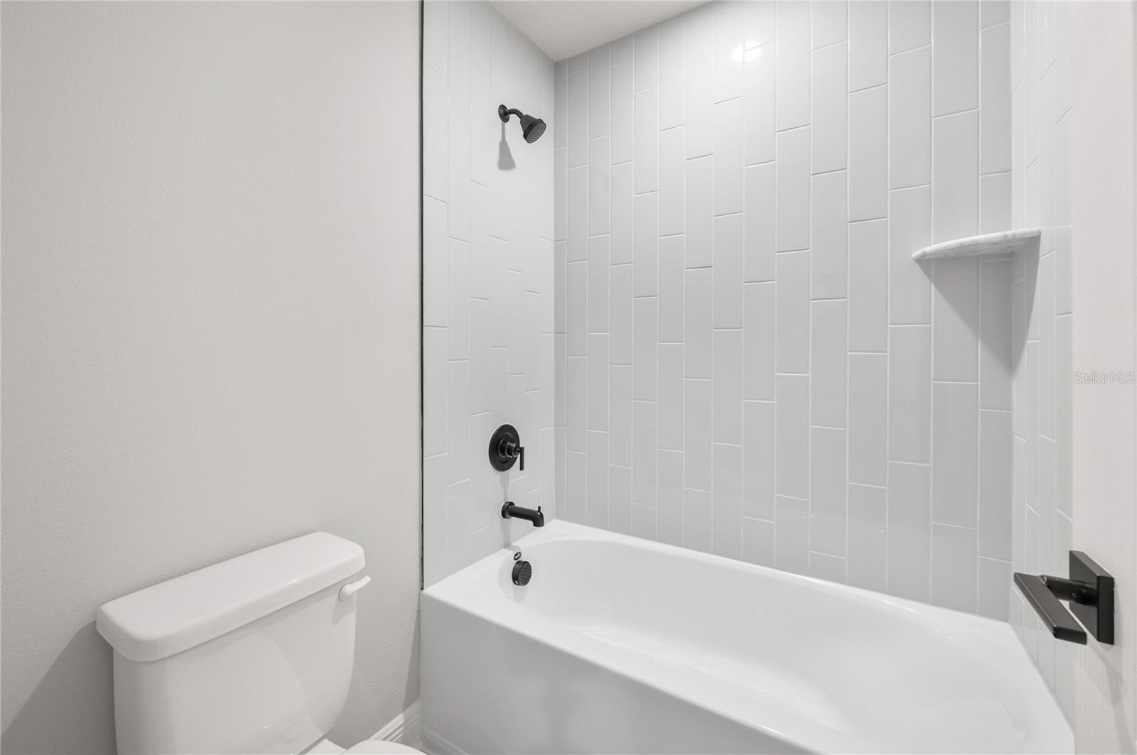 Image 23 of 34 For 806 Ponkan Court