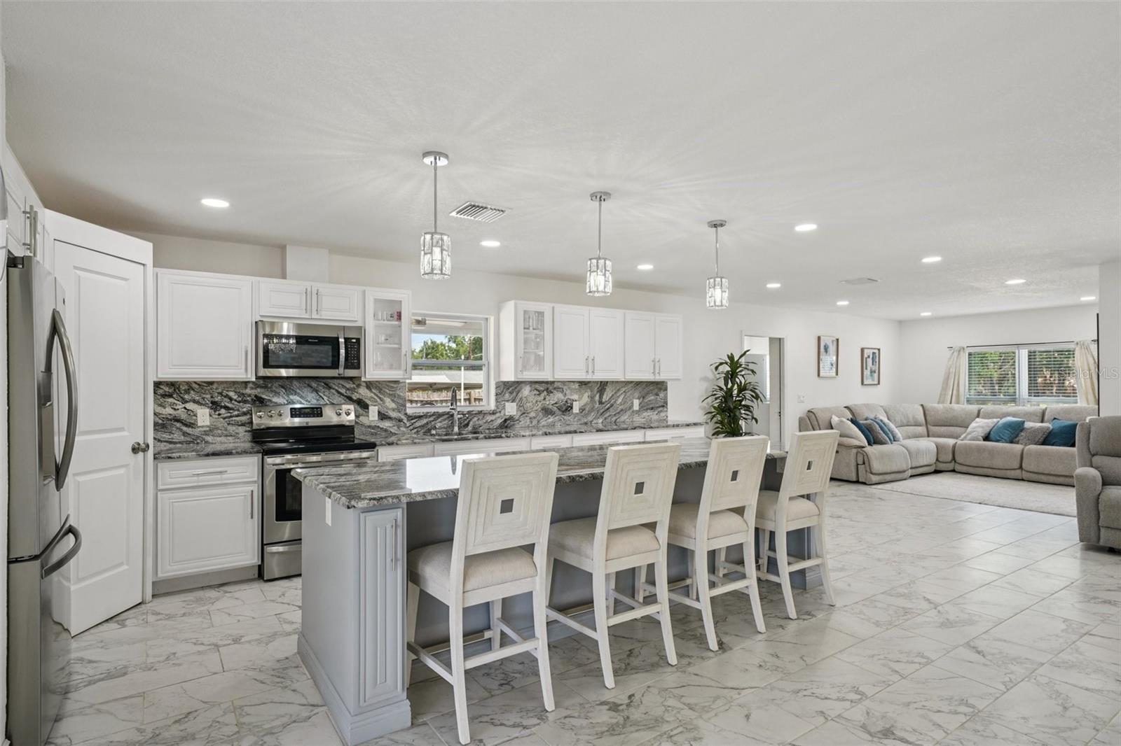 Image 10 of 36 For 1414 Seffner Valrico Road