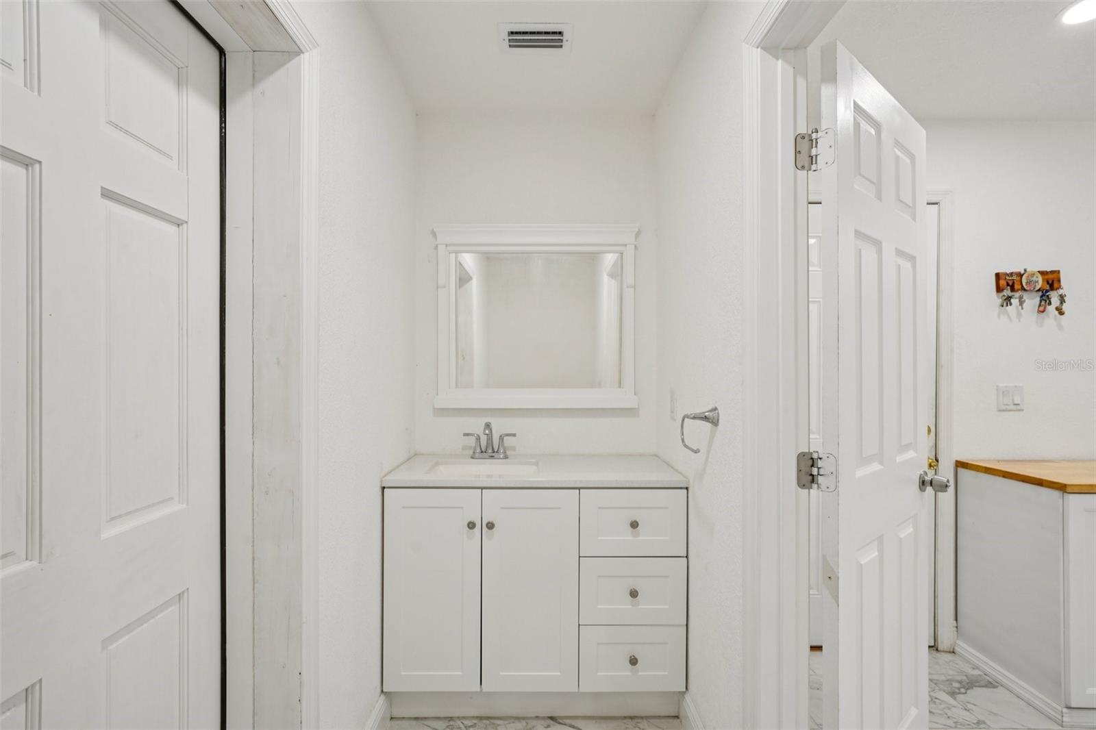 Image 20 of 36 For 1414 Seffner Valrico Road