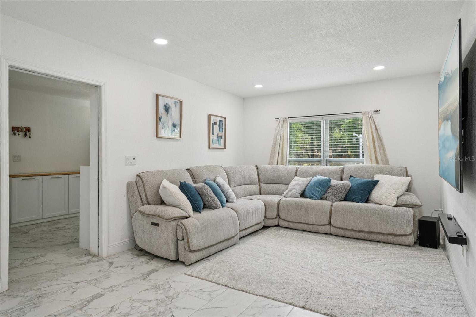 Image 3 of 36 For 1414 Seffner Valrico Road