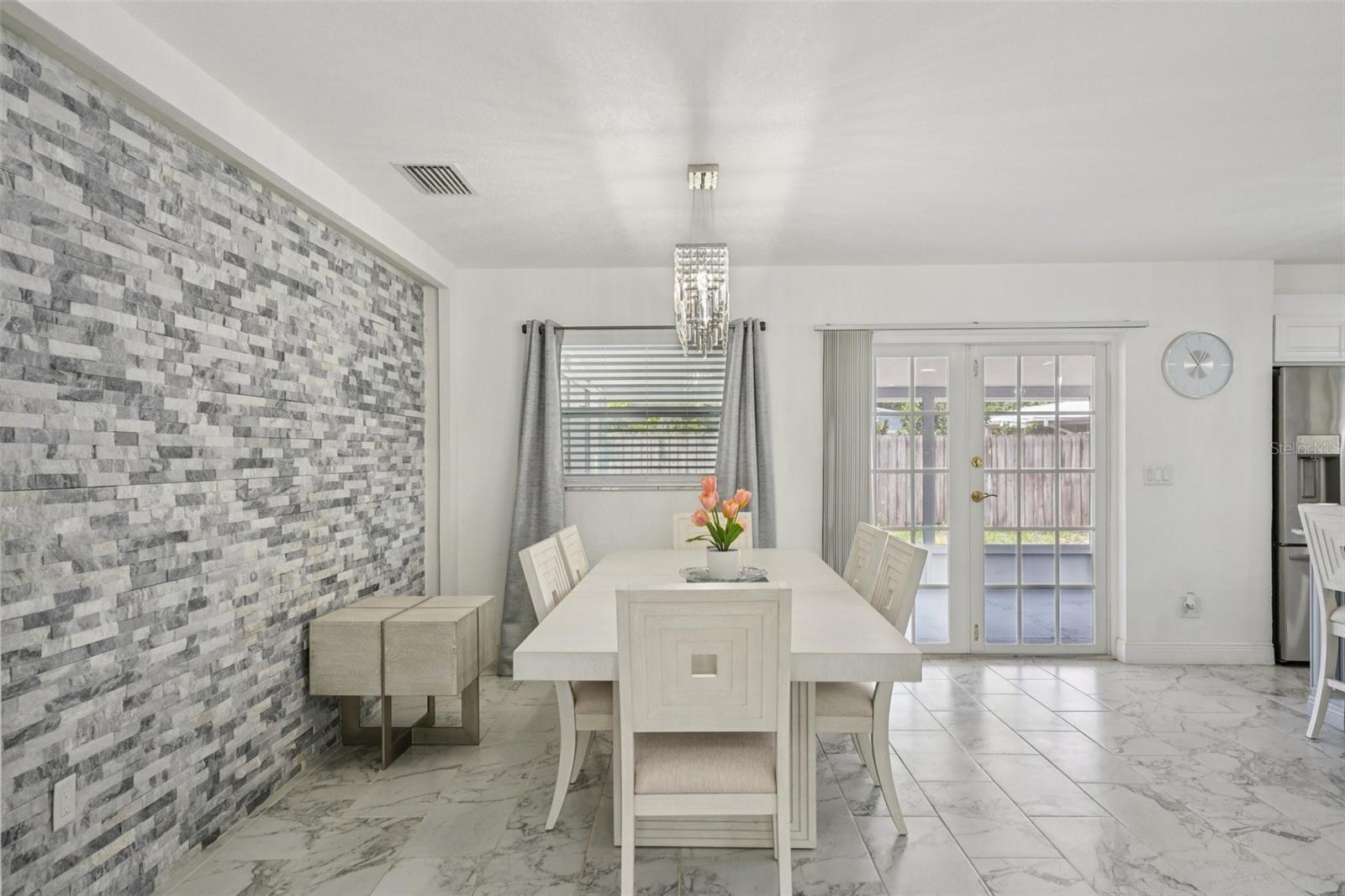 Image 5 of 36 For 1414 Seffner Valrico Road