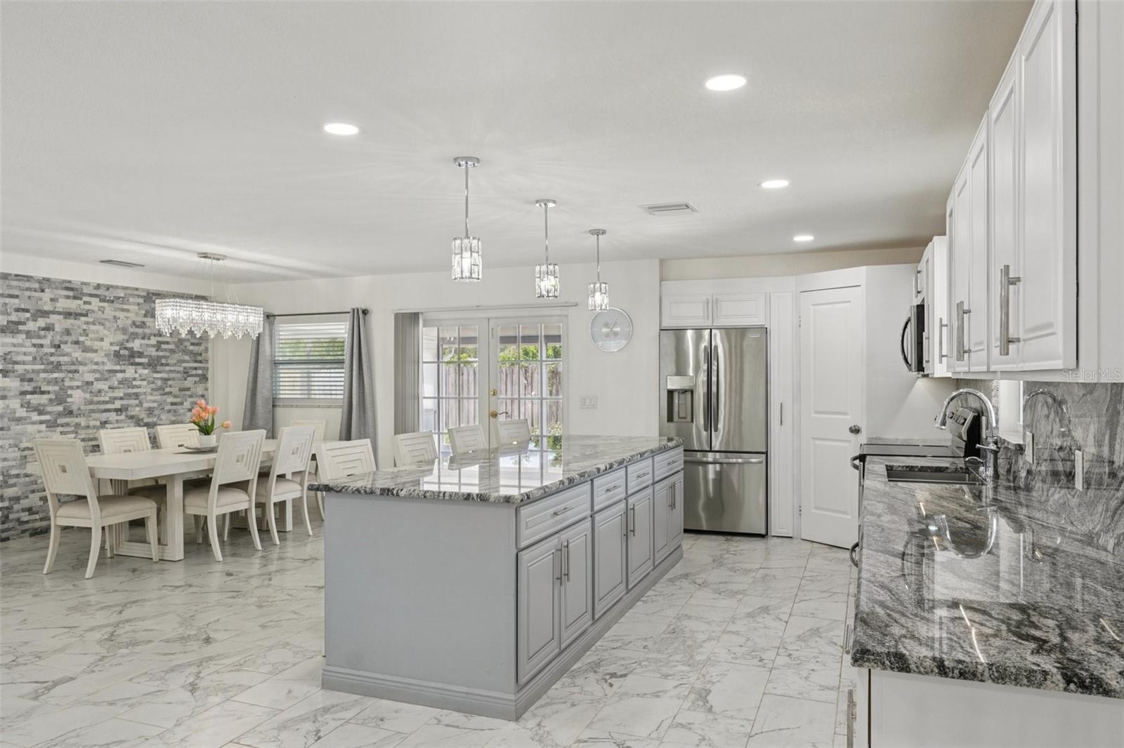 Image 9 of 36 For 1414 Seffner Valrico Road