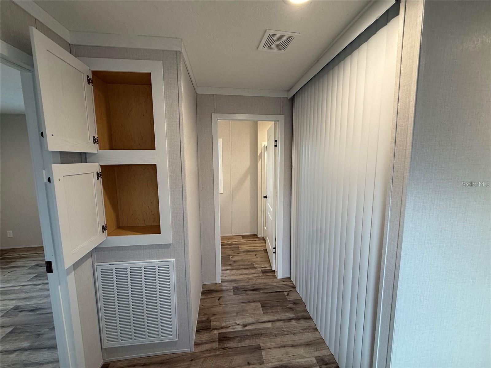 Listing photo id 10 for 7801 34th Avenue N 30