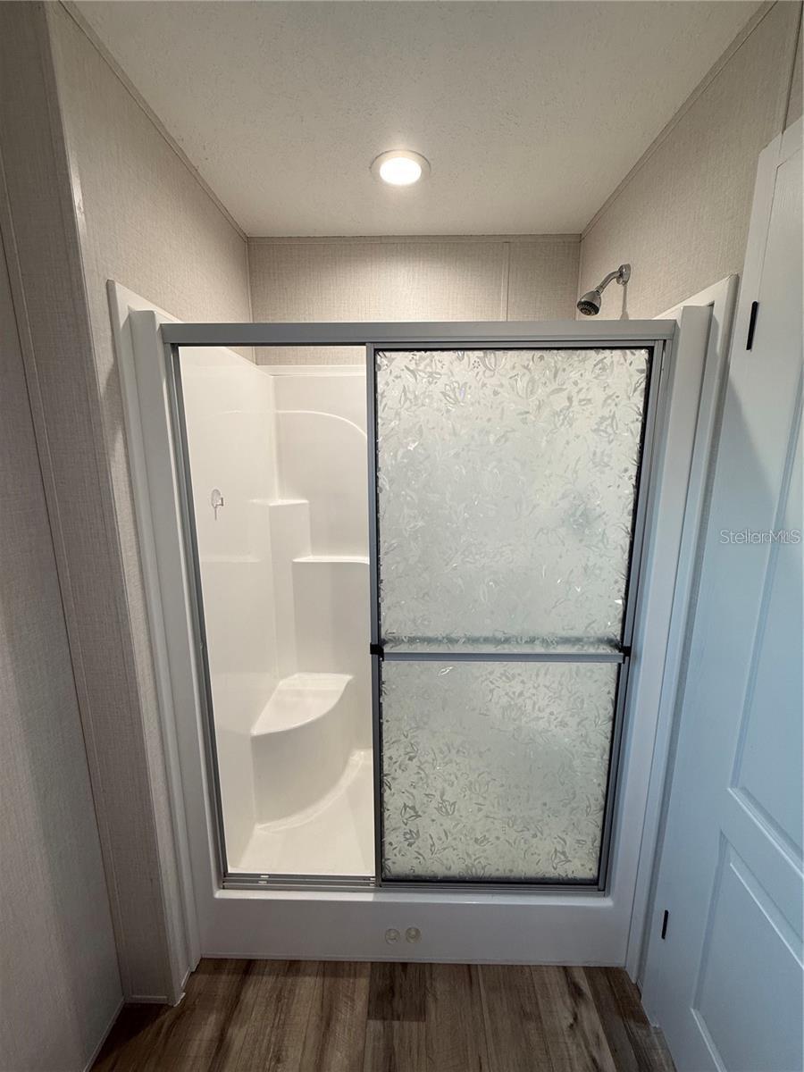 Listing photo id 12 for 7801 34th Avenue N 30