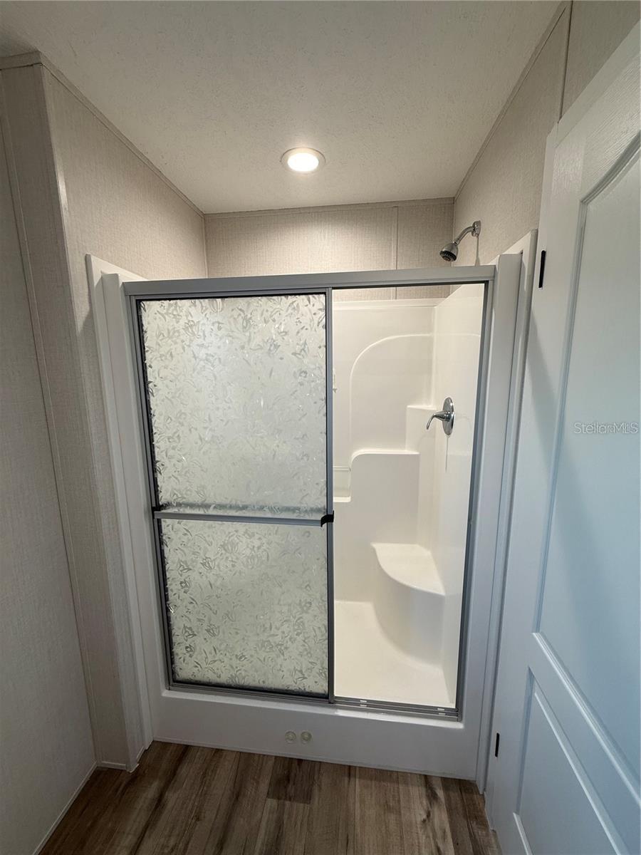 Listing photo id 13 for 7801 34th Avenue N 30